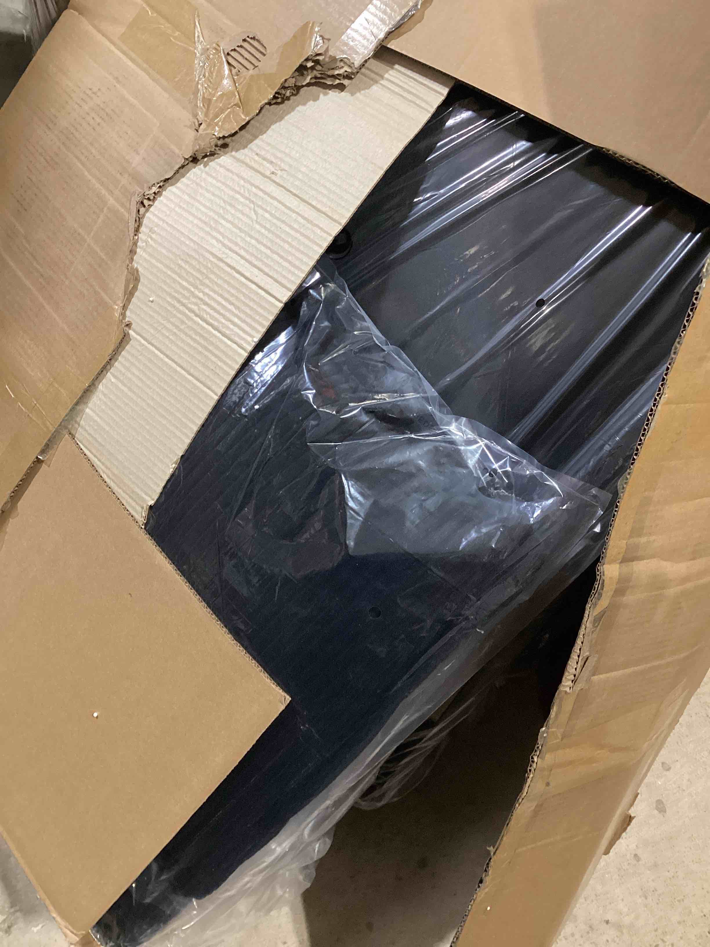 https://s3.amazonaws.com/lotting-images-prod/bidfta/TEA1855823_1737407476529.jpeg