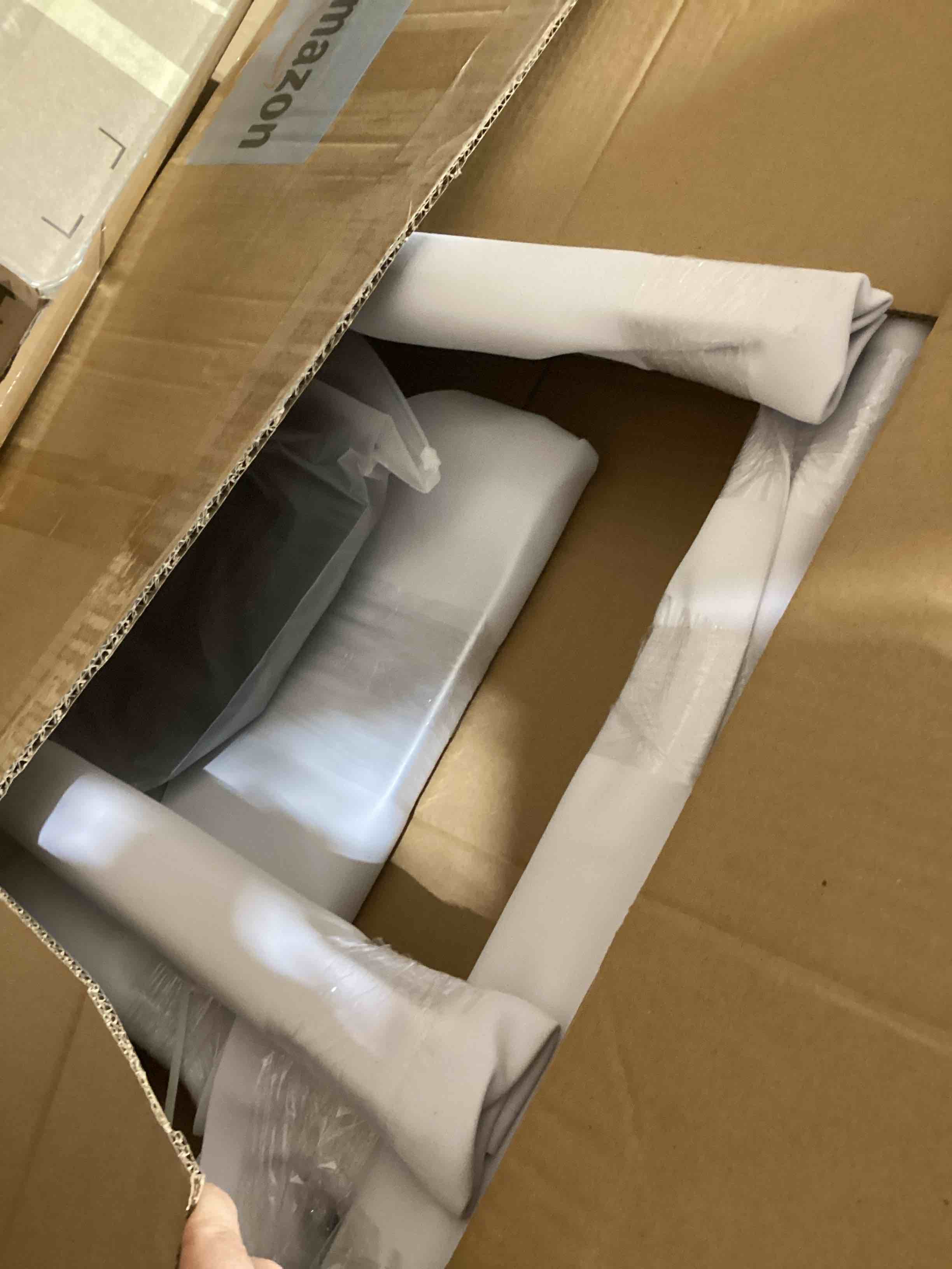 https://s3.amazonaws.com/lotting-images-prod/bidfta/TEA1855990_1738620175092.jpeg