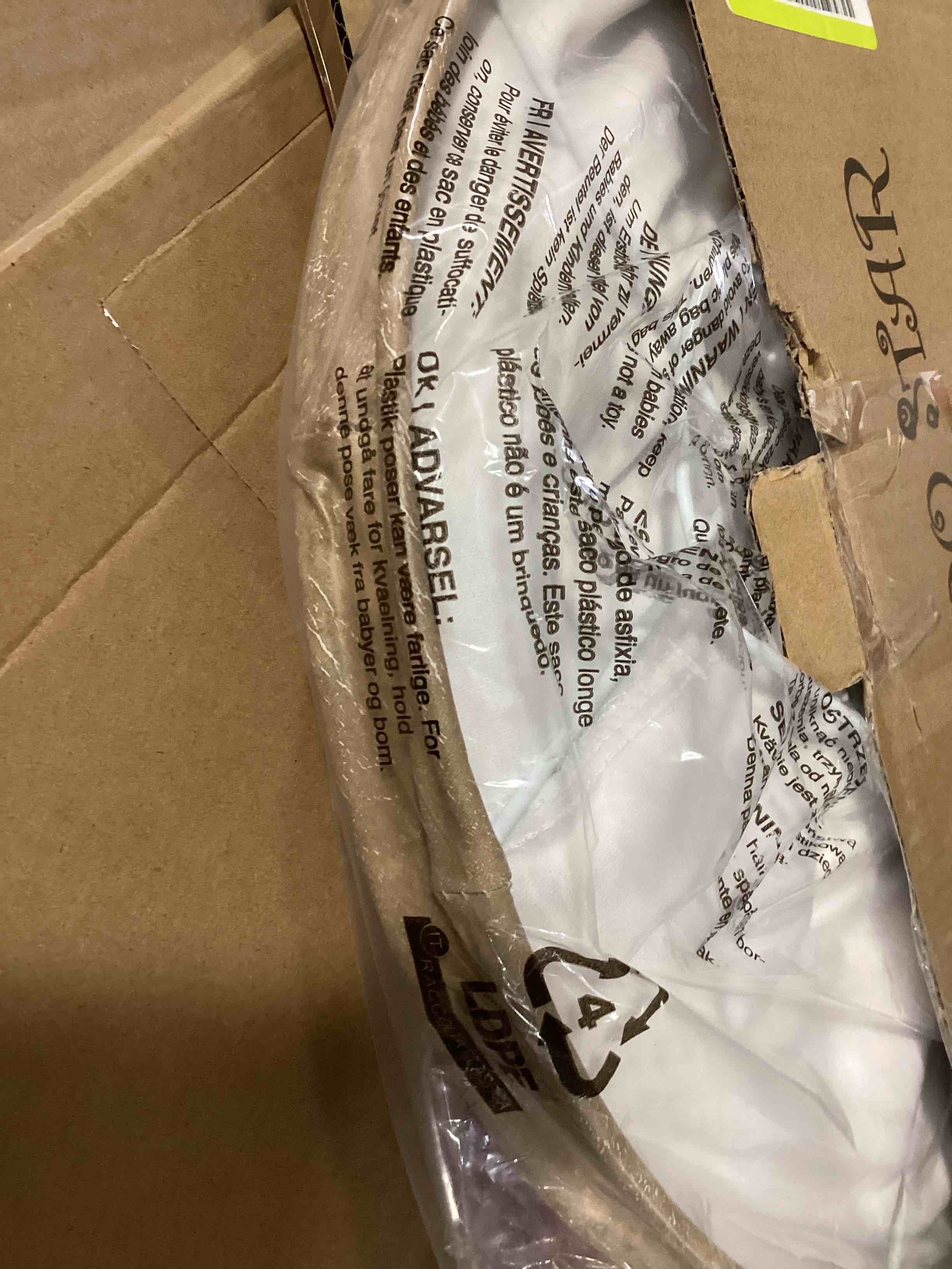 https://s3.amazonaws.com/lotting-images-prod/bidfta/TEA1856013_1738686429845.jpeg
