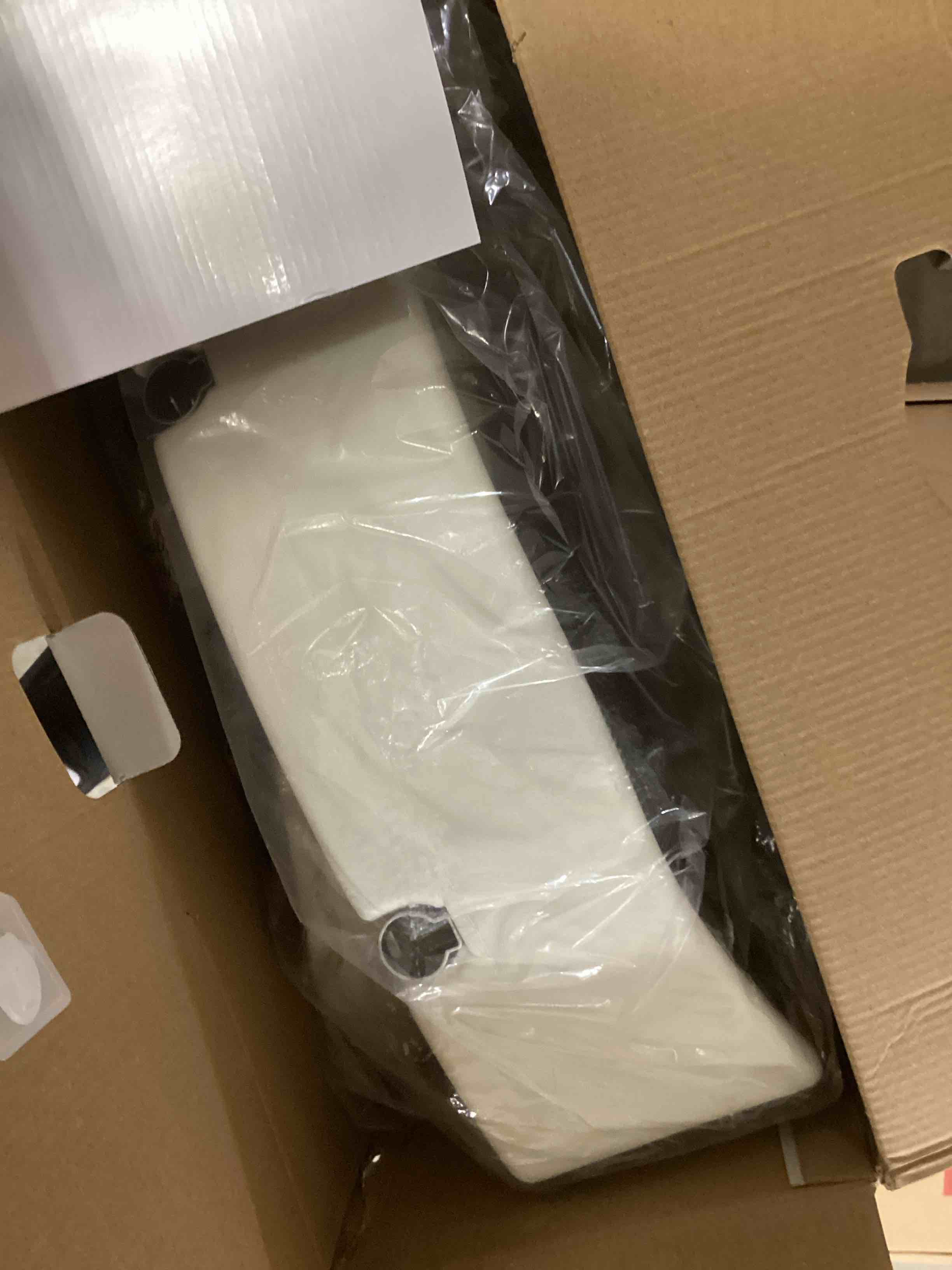 https://s3.amazonaws.com/lotting-images-prod/bidfta/TEA1856015_1738687938929.jpeg