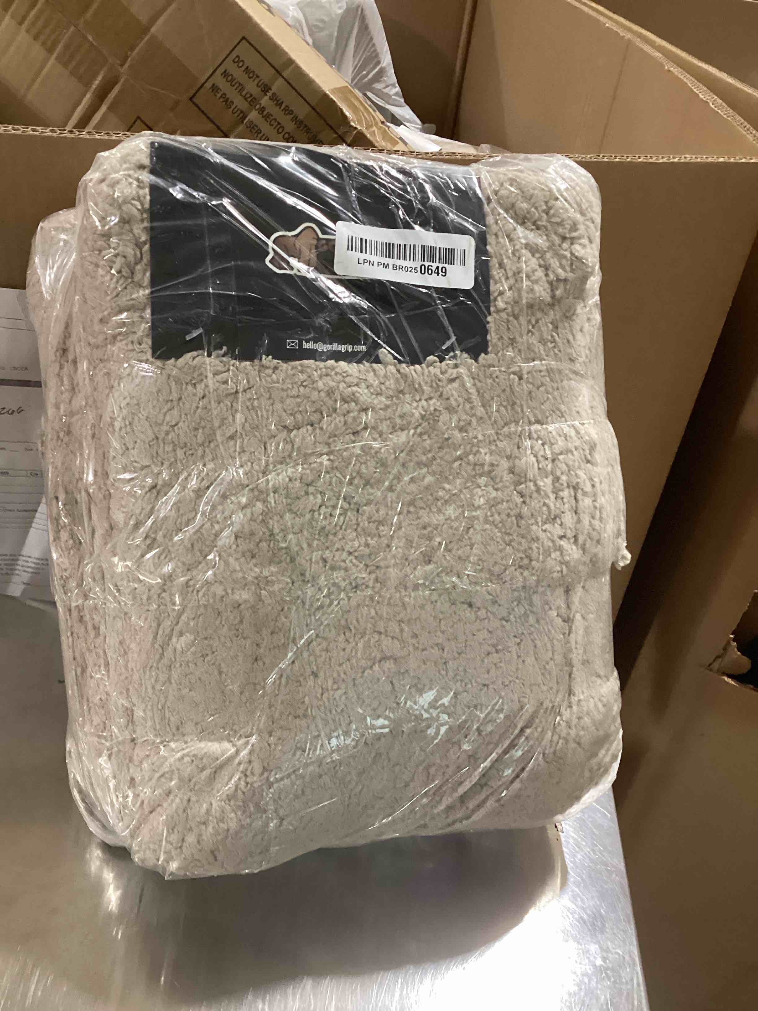 https://s3.amazonaws.com/lotting-images-prod/bidfta/TEA1859270_1735230060793.jpeg