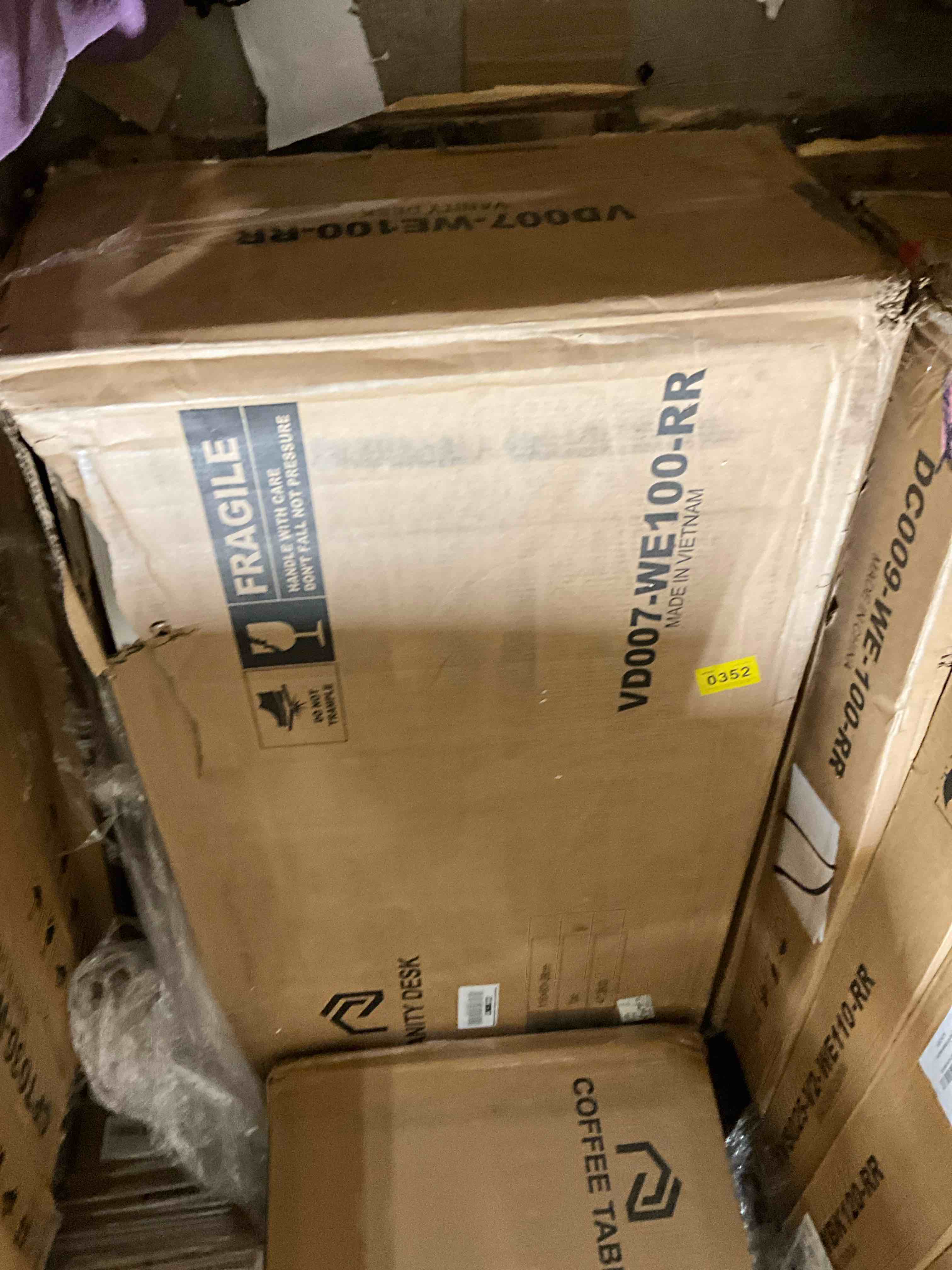 https://s3.amazonaws.com/lotting-images-prod/bidfta/TEA1862556_1740076386594.jpeg