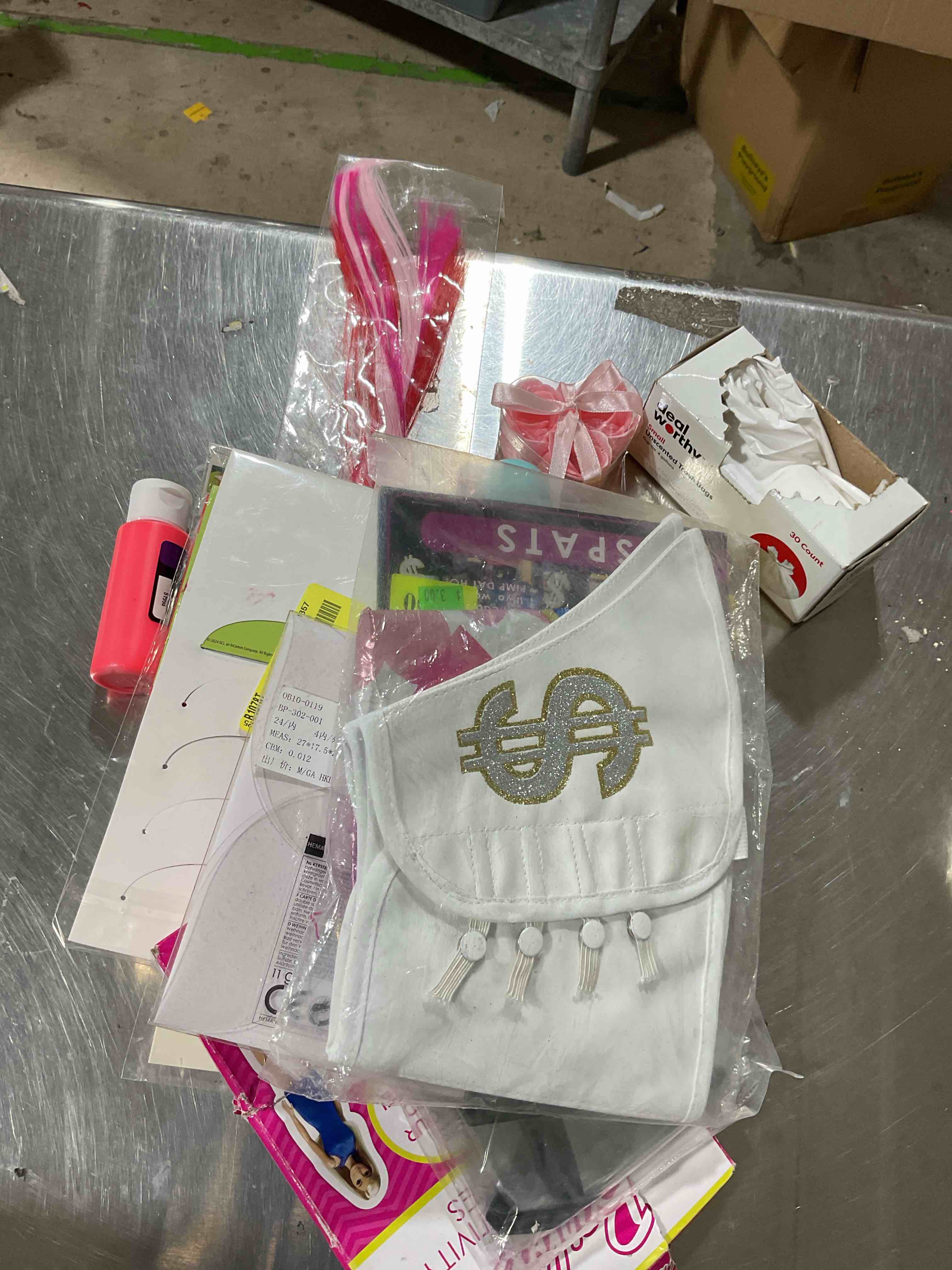assorted item 