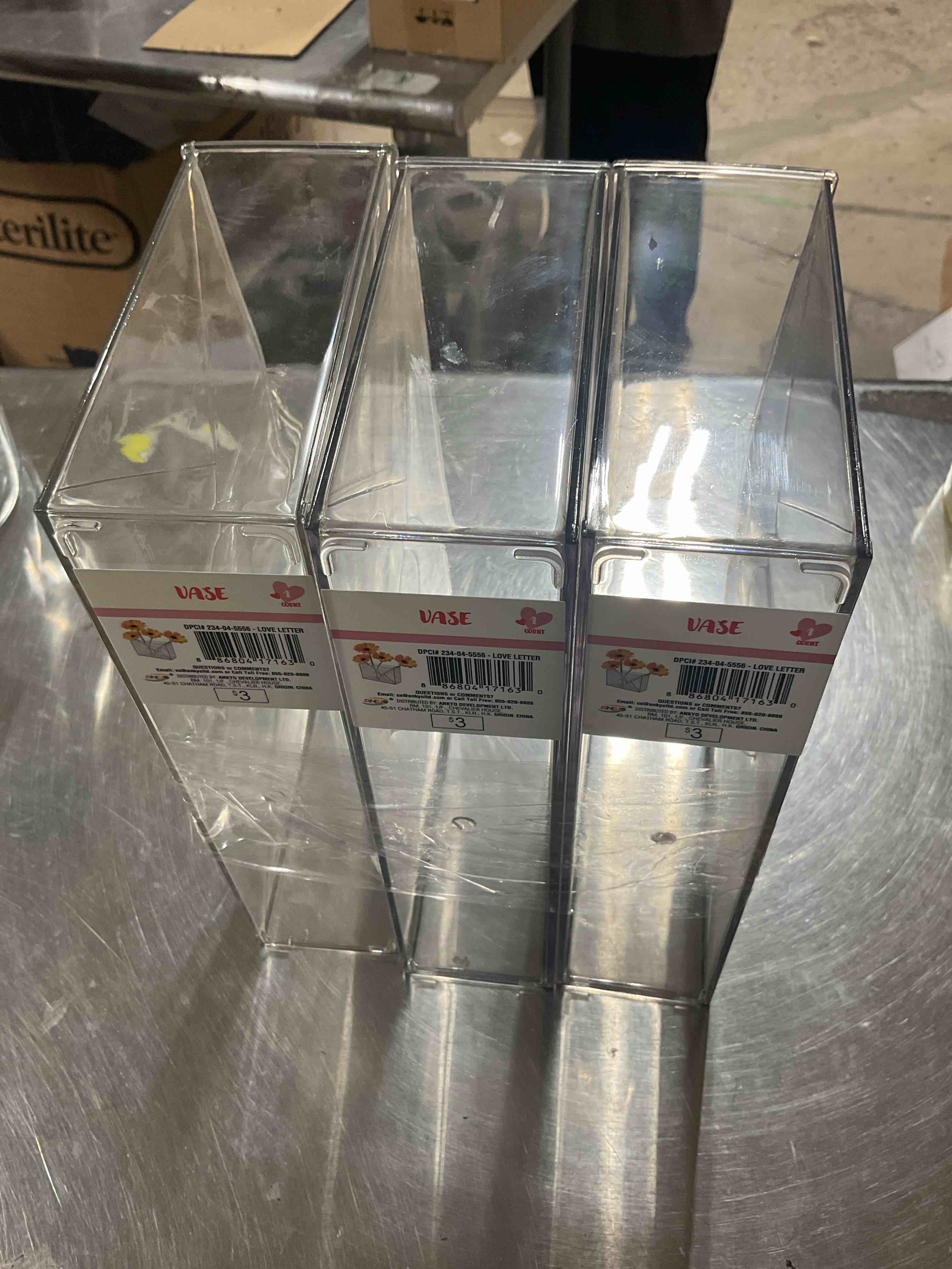 assorted vase 