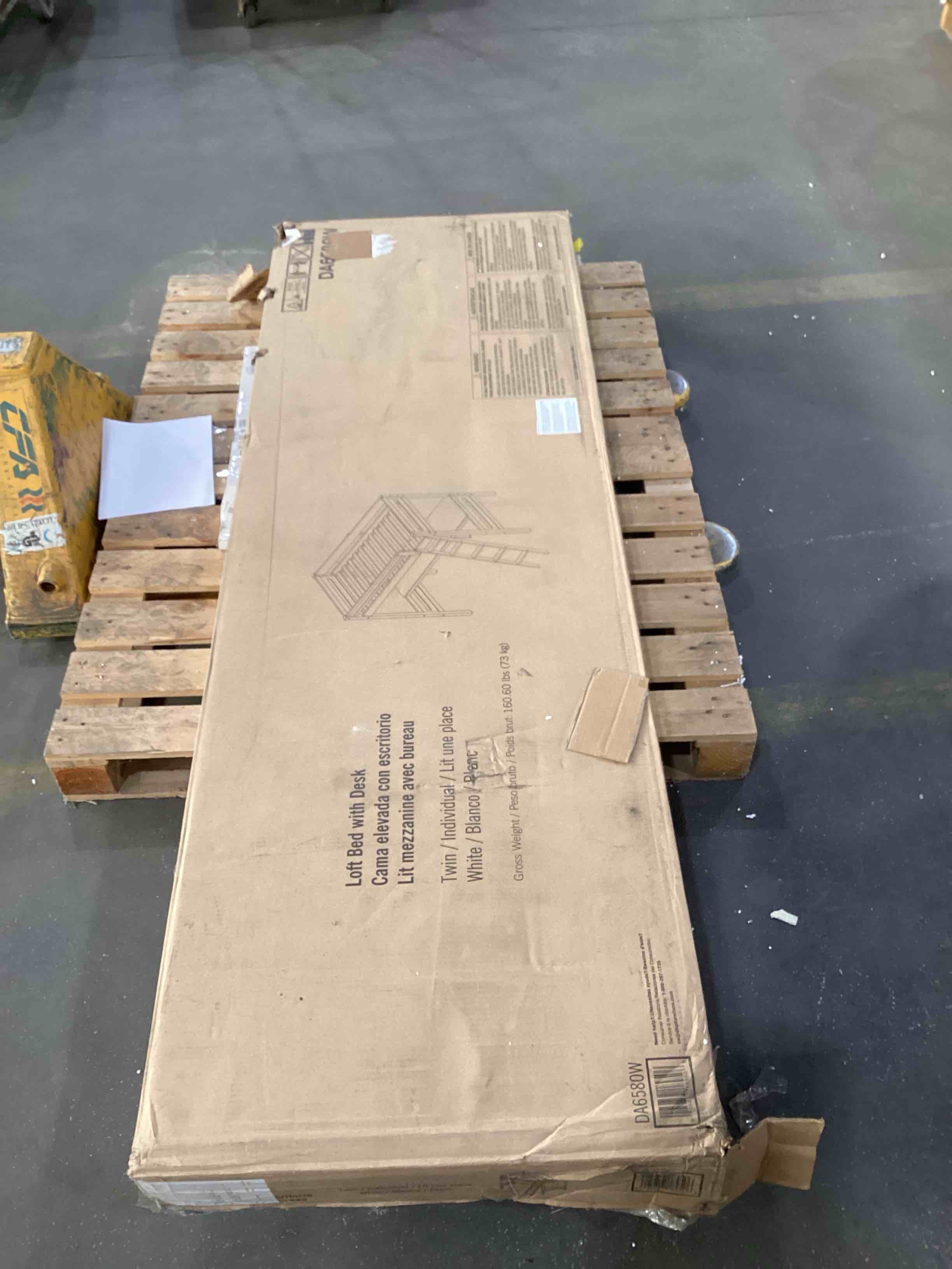 https://s3.amazonaws.com/lotting-images-prod/bidfta/TEA1864164_1736368870374.jpeg