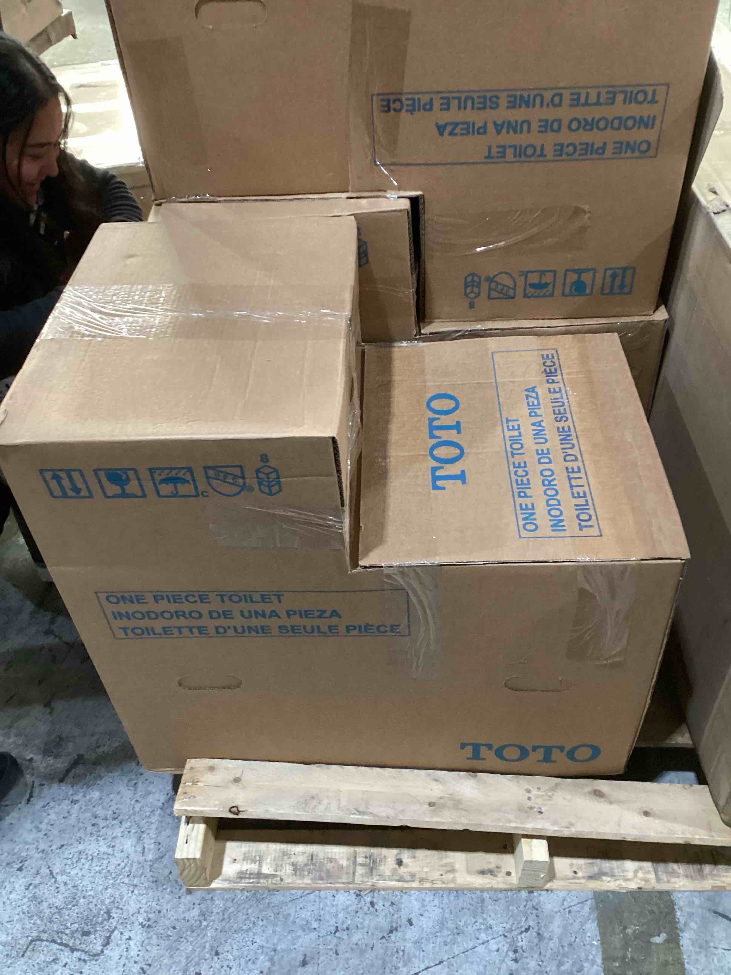 https://s3.amazonaws.com/lotting-images-prod/bidfta/TEA1864231_1736374209278.jpeg
