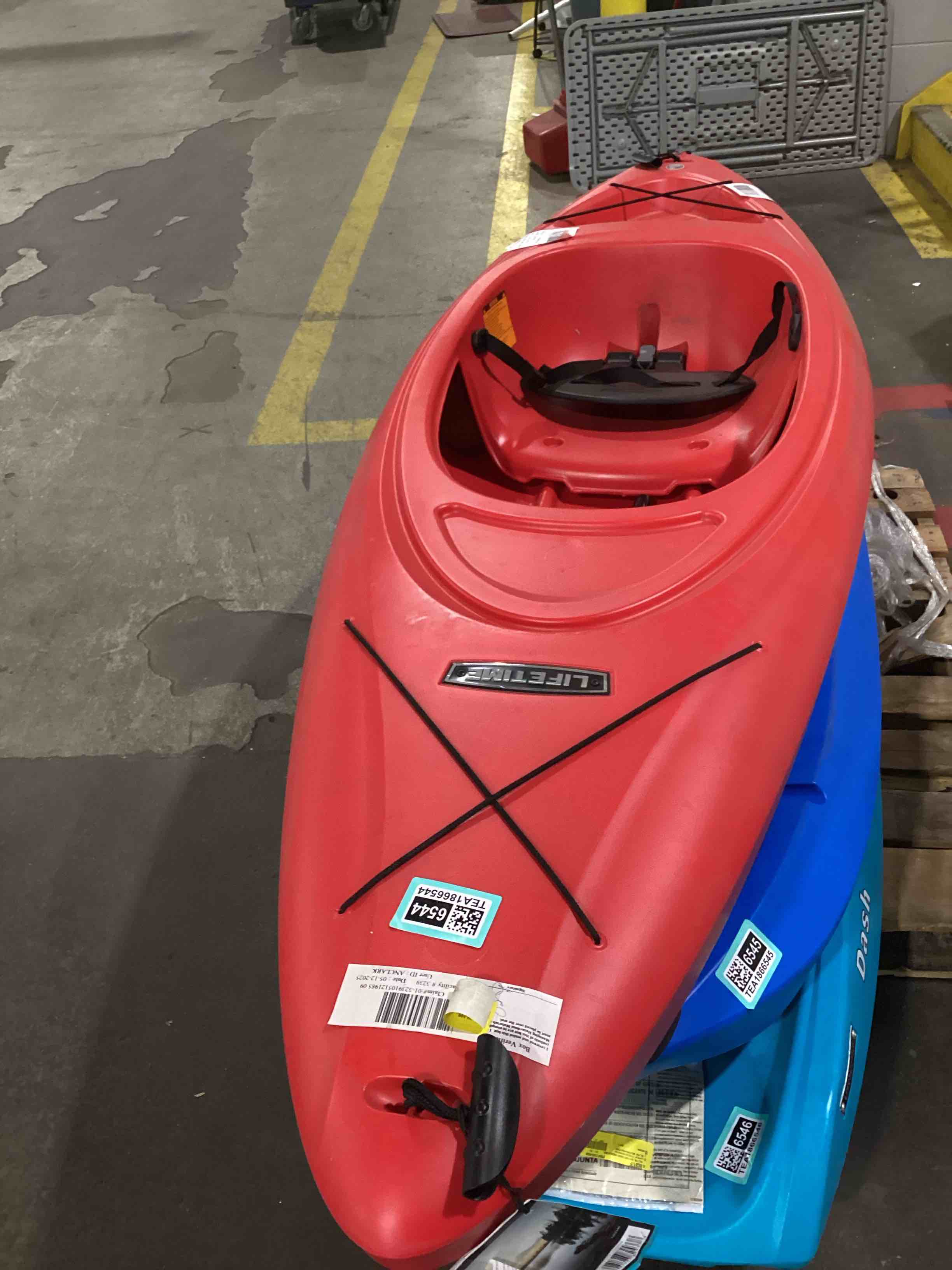 8ft LIFETIME red sit in kayak PACER 80 W PADDLES 