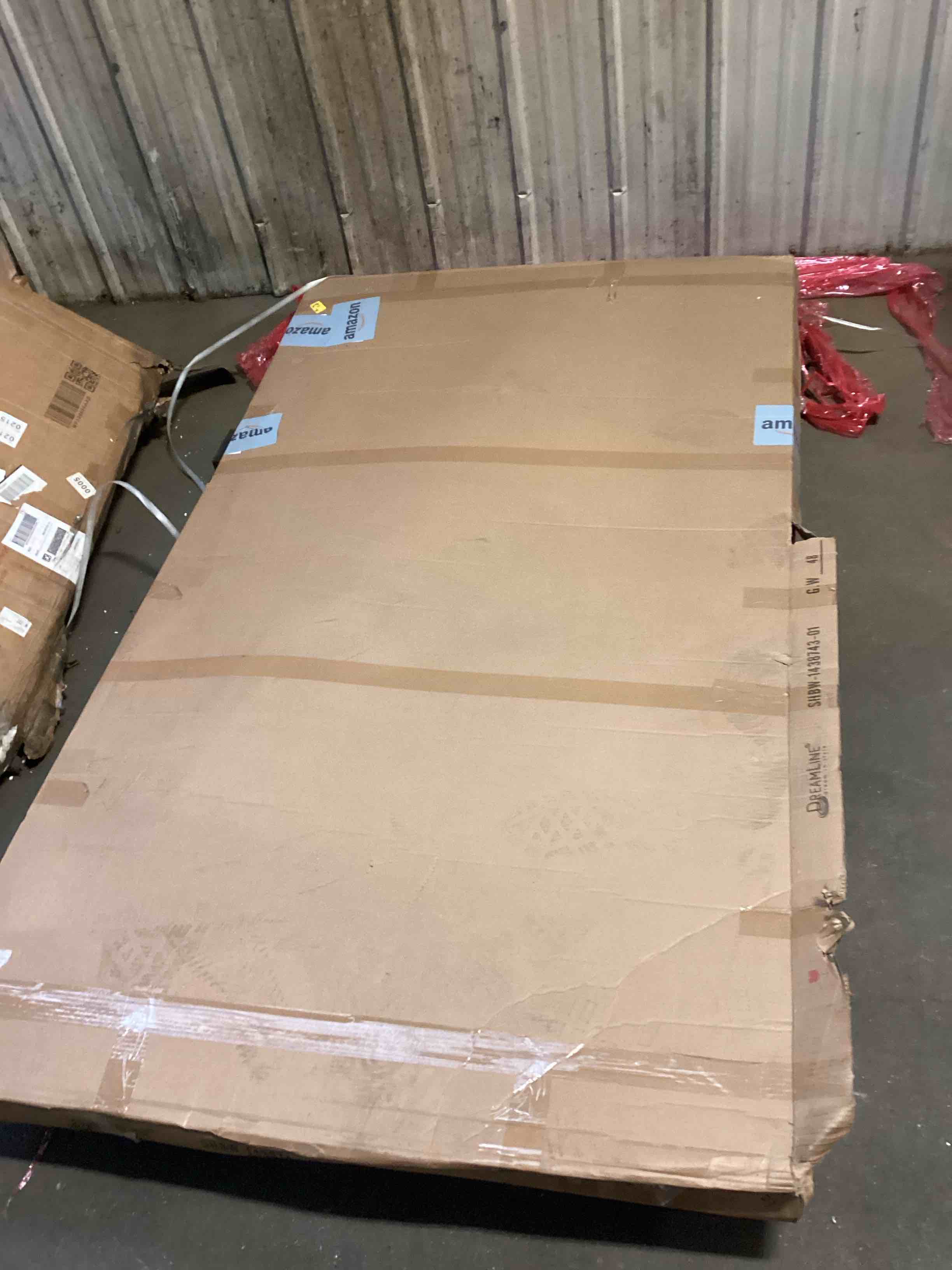 Dreamline Shower WALL, INCOMPLETE, DAMAGED