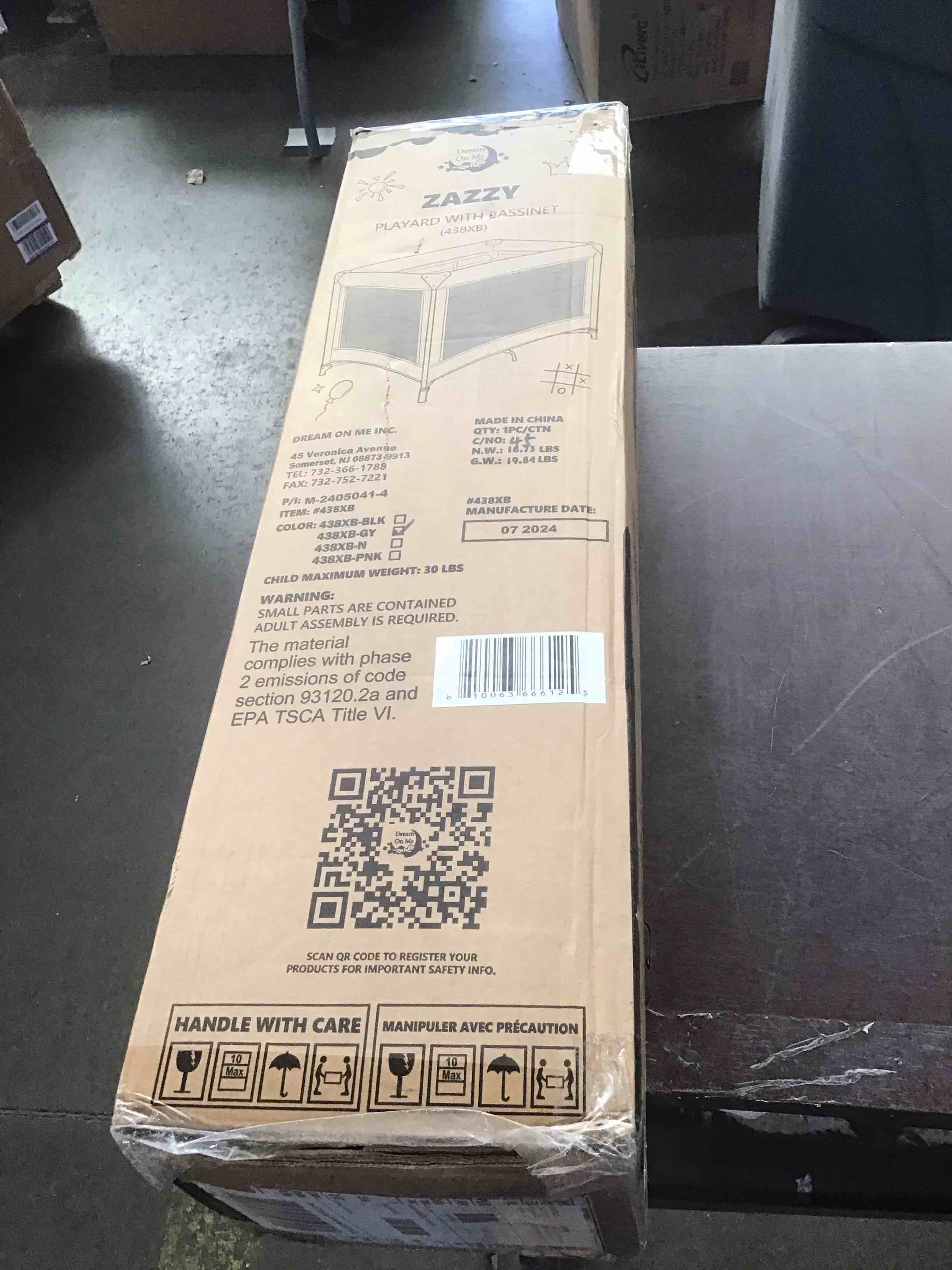 Dream On Me Zazzy Portable Play yard with Bassinet Gray