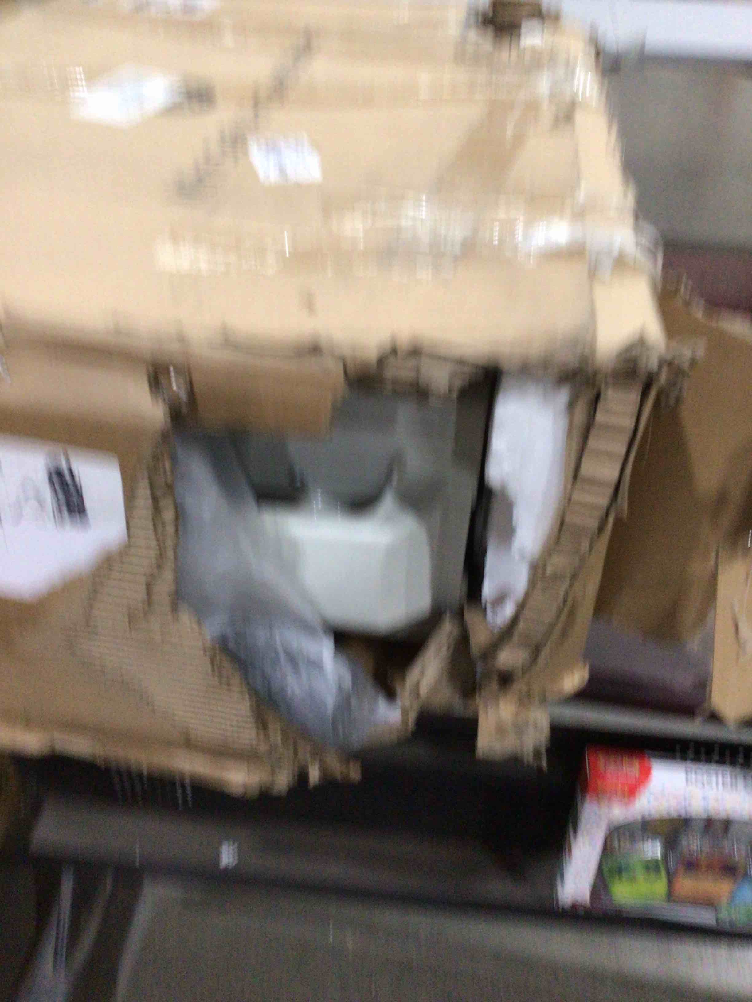 https://s3.amazonaws.com/lotting-images-prod/bidfta/TEA1867986_1741105852156.jpeg