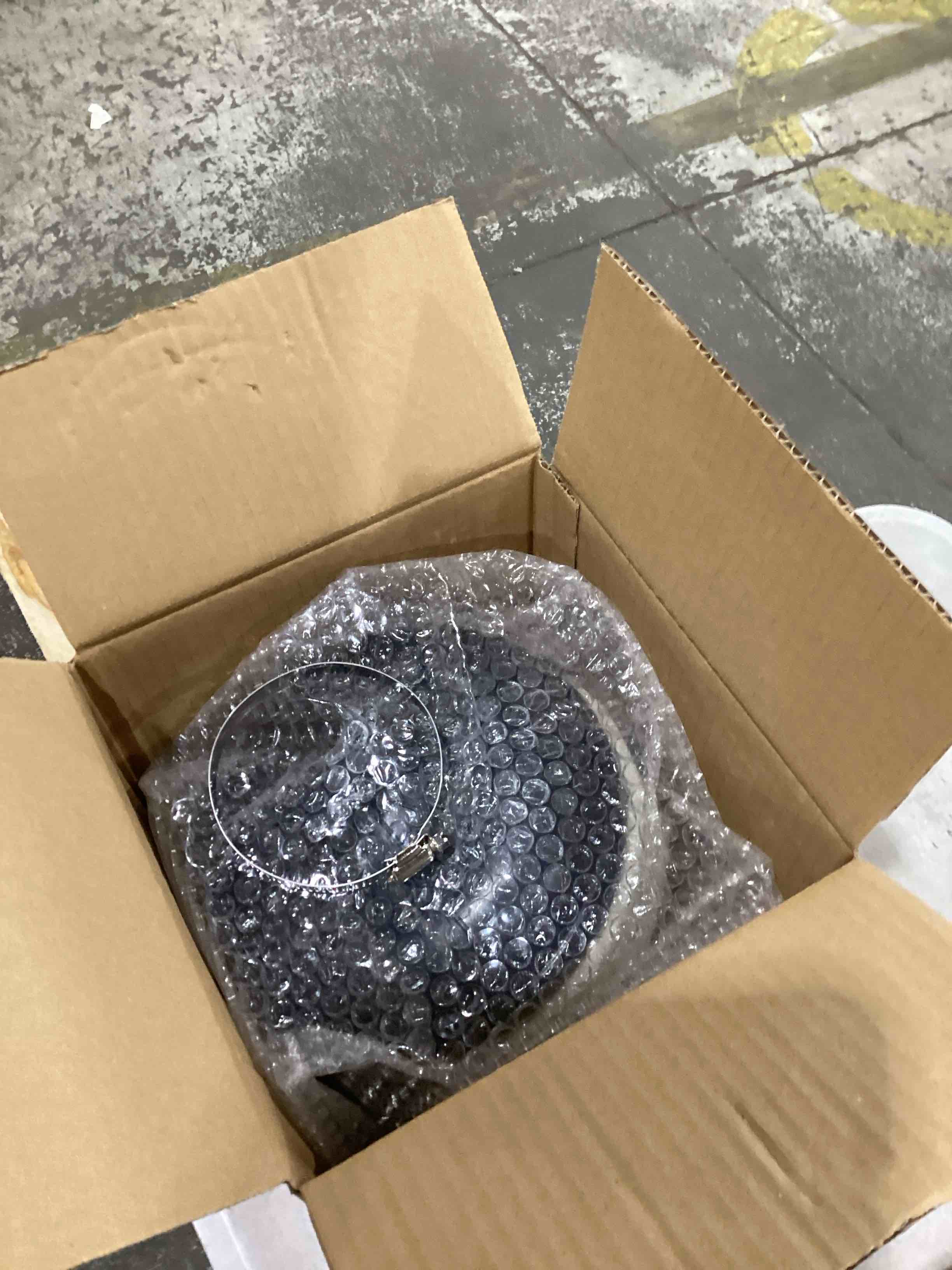 https://s3.amazonaws.com/lotting-images-prod/bidfta/TEA1871679_1737049067256.jpeg