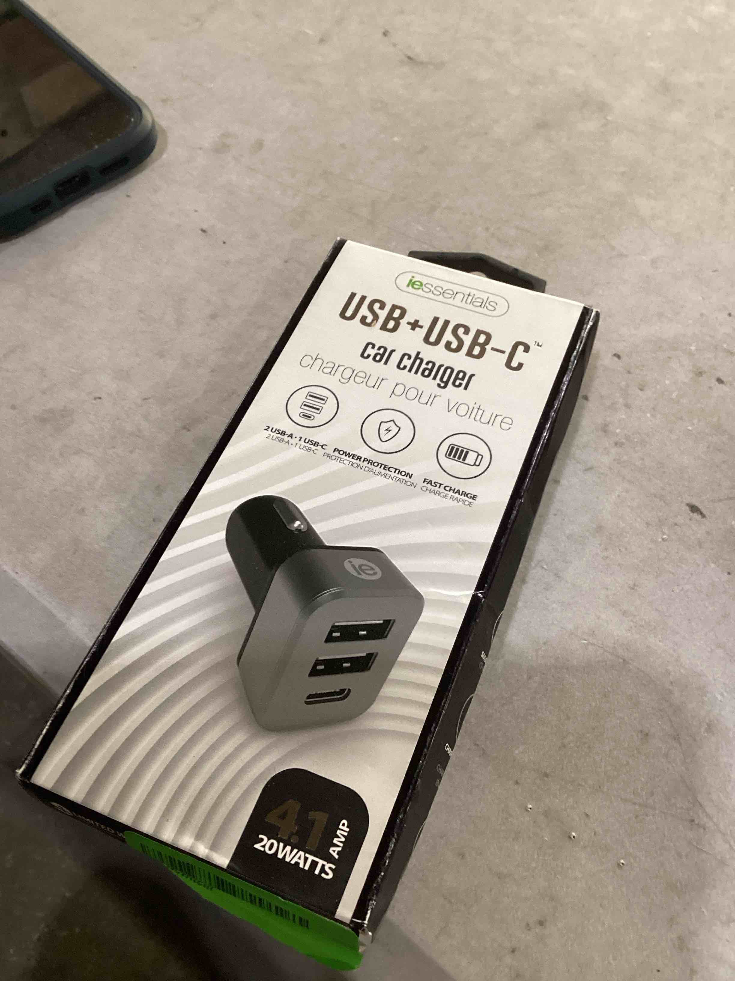 iessentials usb+usb-c car charger
