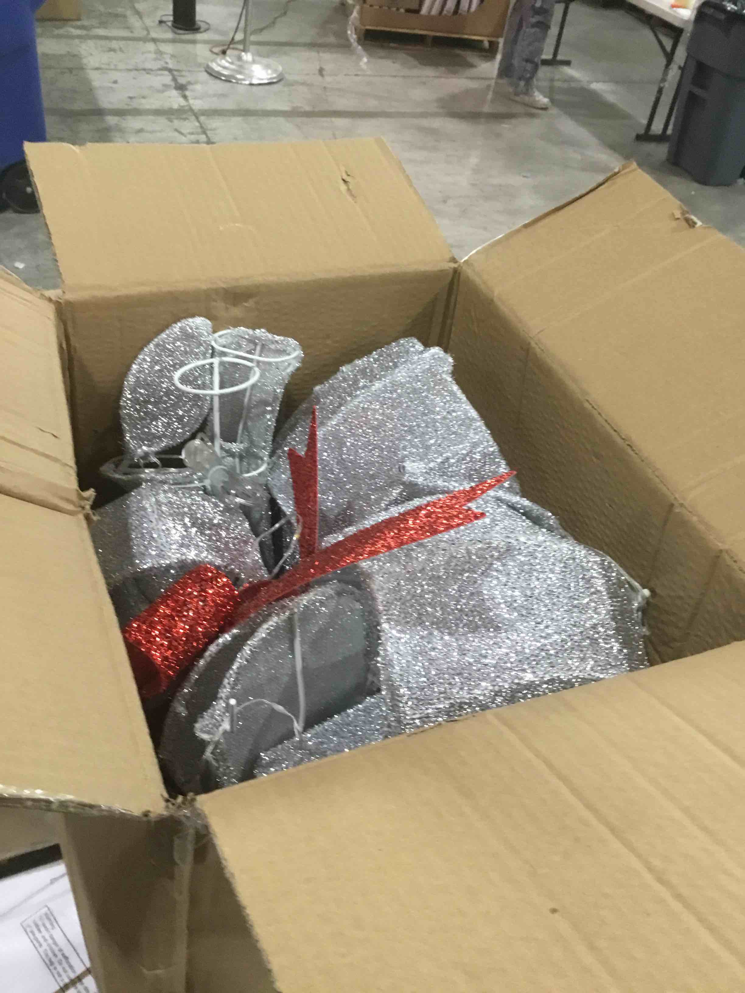 https://s3.amazonaws.com/lotting-images-prod/bidfta/TEA1871859_1737476918701.jpeg