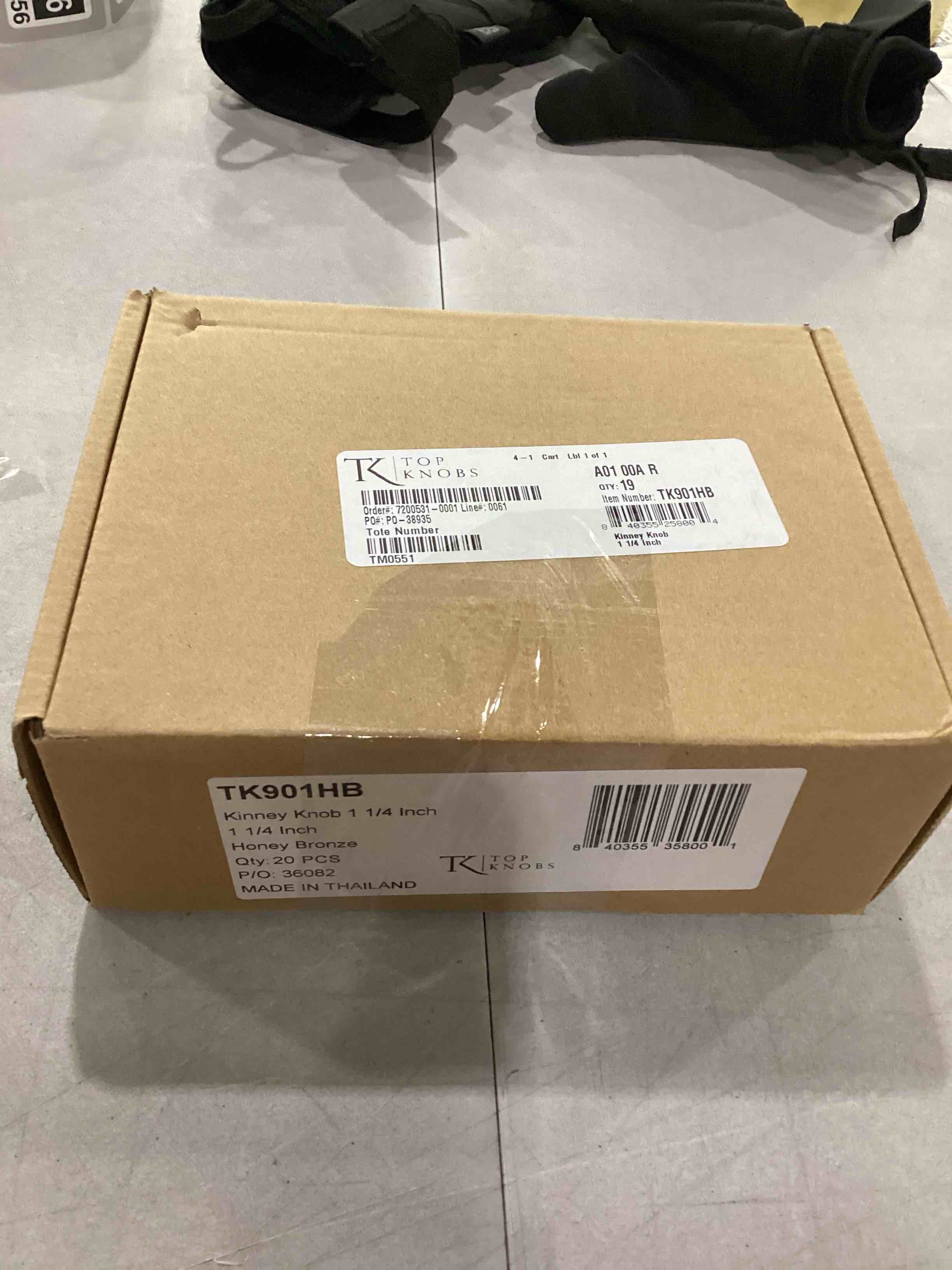 https://s3.amazonaws.com/lotting-images-prod/bidfta/TEA1876575_1750795128066.jpeg