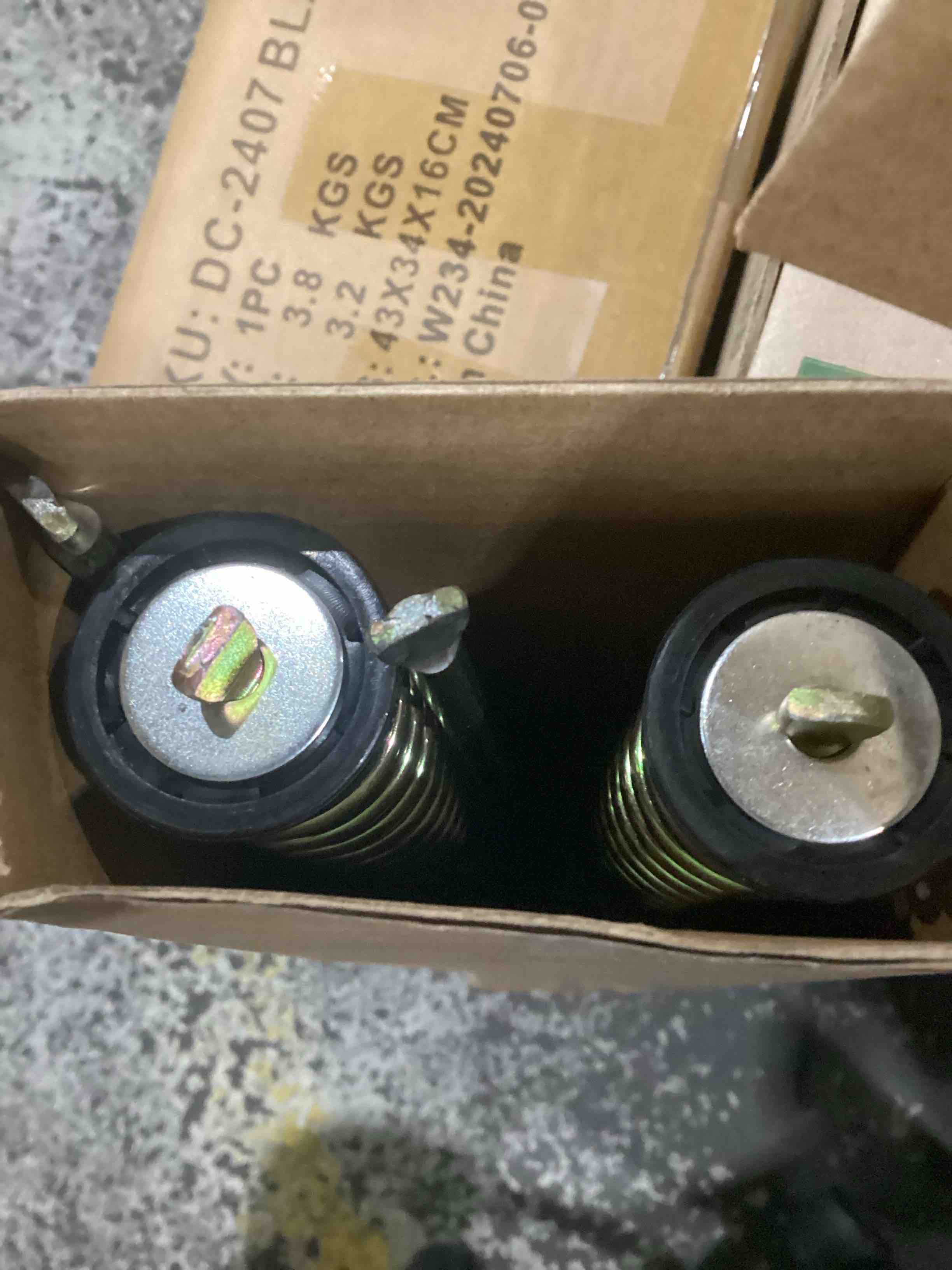 https://s3.amazonaws.com/lotting-images-prod/bidfta/TEA1876847_1752502056367.jpeg