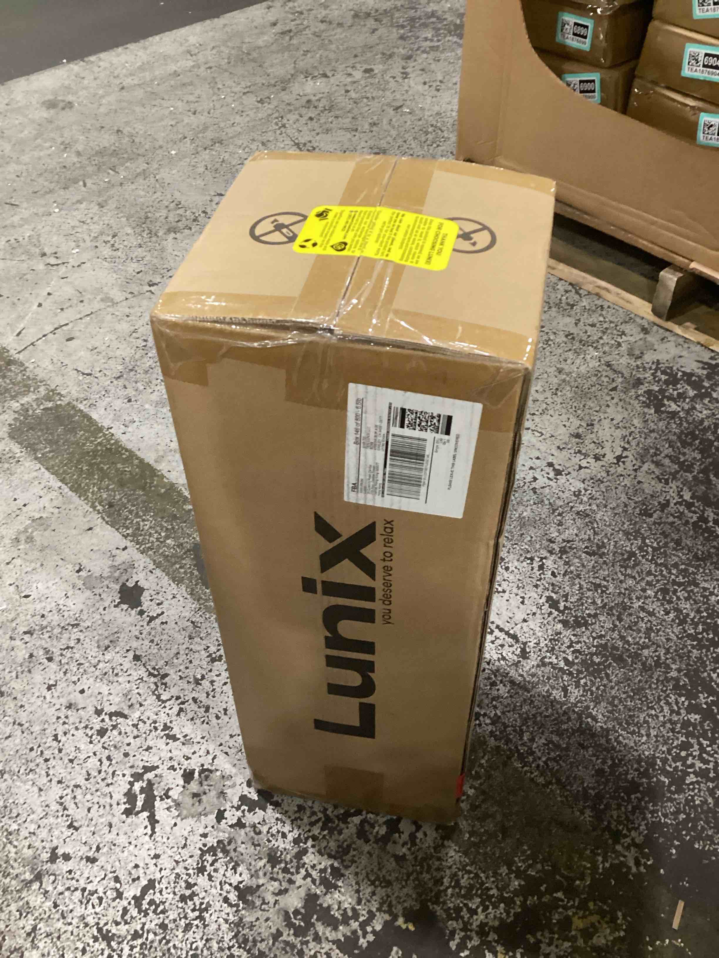 https://s3.amazonaws.com/lotting-images-prod/bidfta/TEA1876916_1752509238603.jpeg