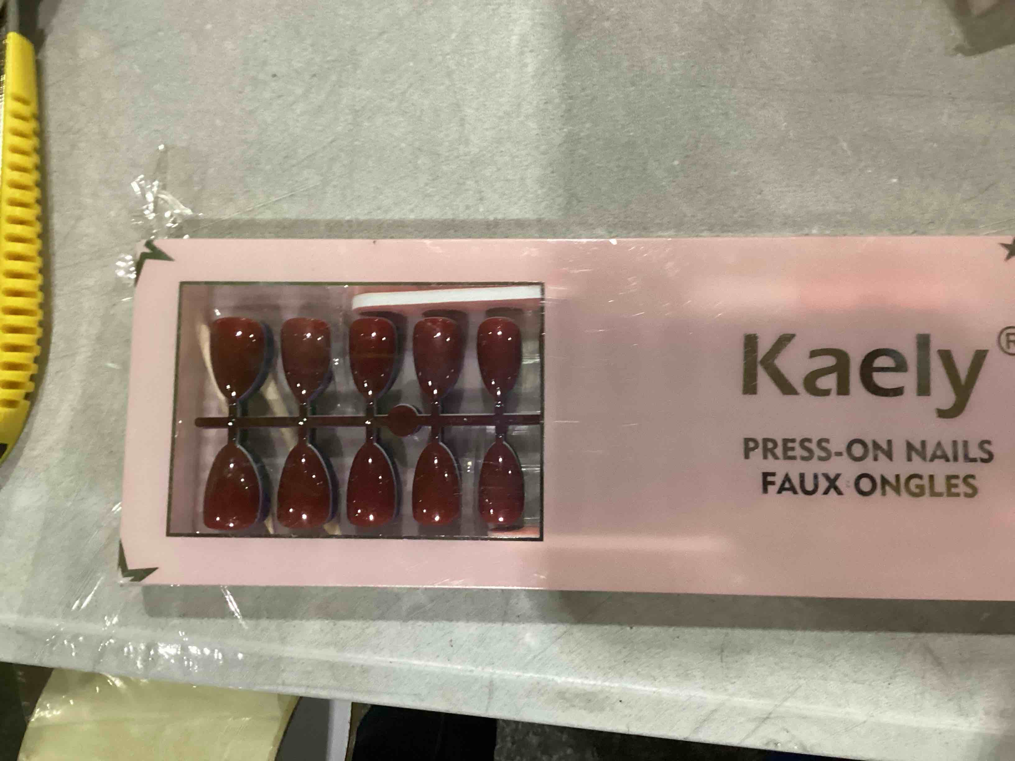 Kaely Press-On Nails Red Color