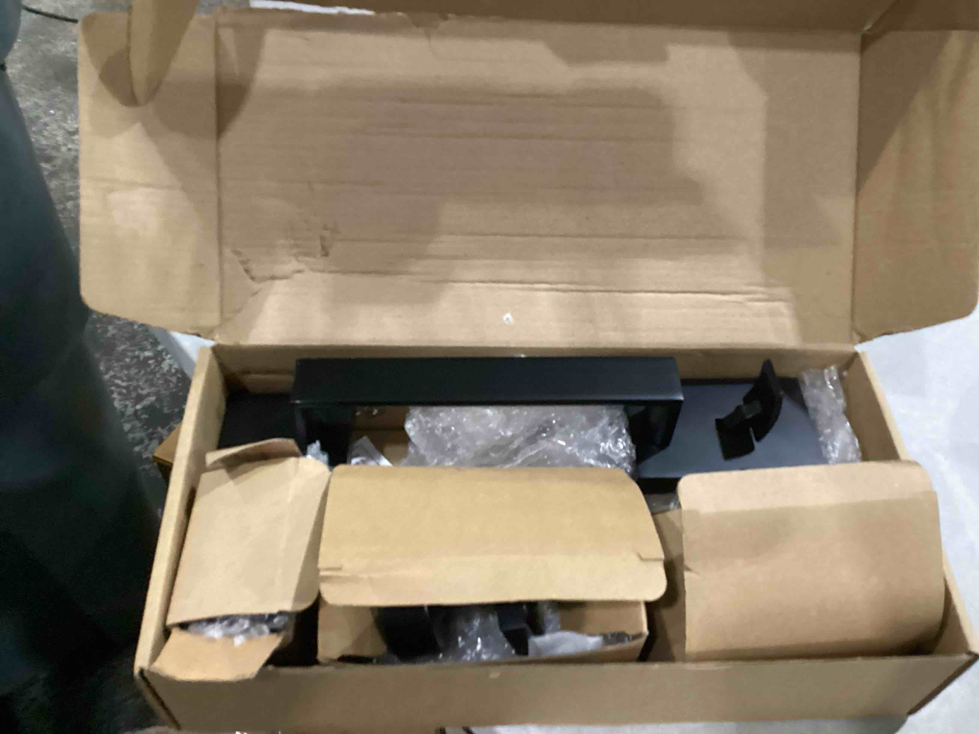 https://s3.amazonaws.com/lotting-images-prod/bidfta/TEA1877101_1752582844148.jpeg