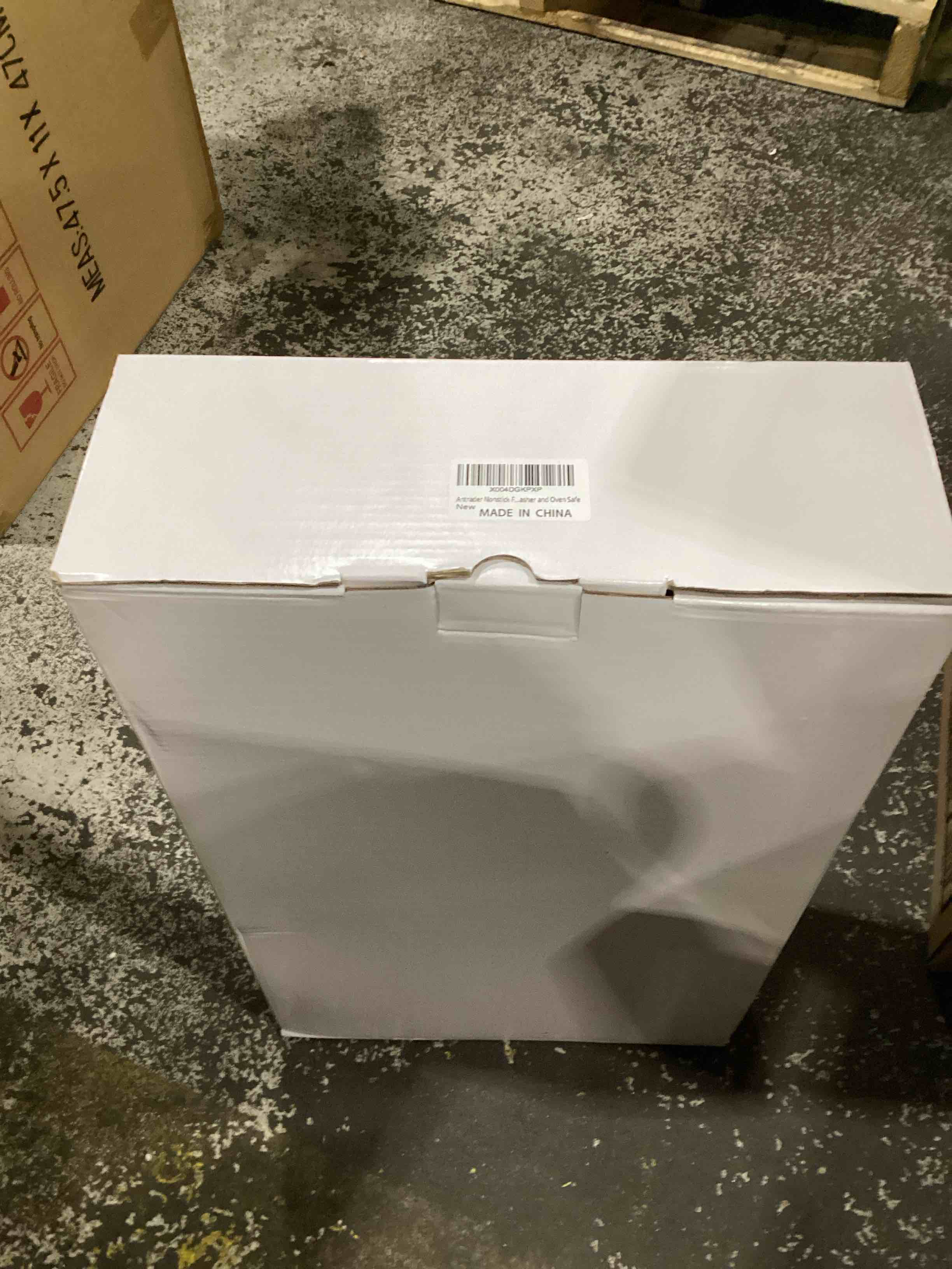https://s3.amazonaws.com/lotting-images-prod/bidfta/TEA1877334_1752670049731.jpeg