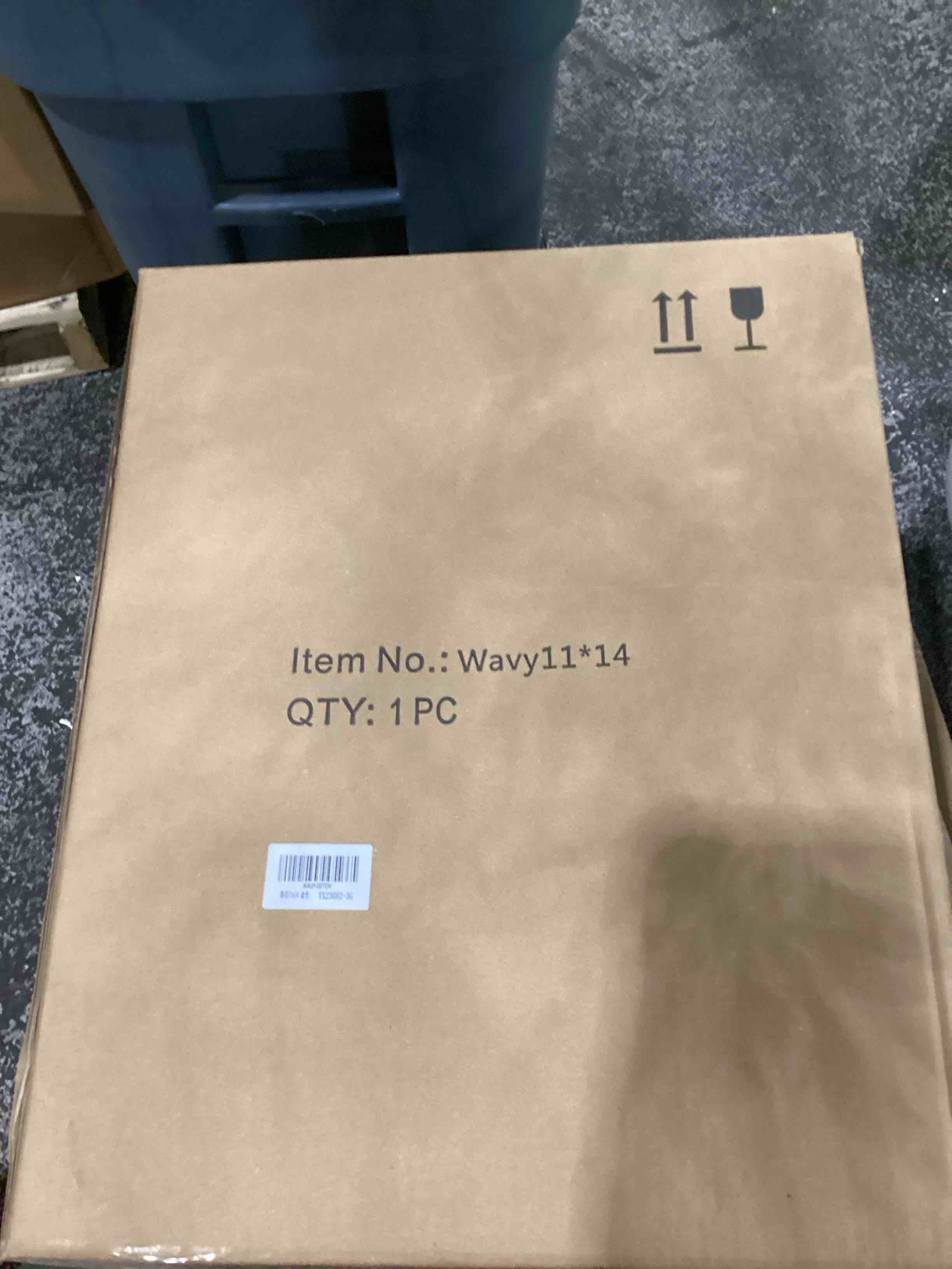 https://s3.amazonaws.com/lotting-images-prod/bidfta/TEA1877346_1752671903127.jpeg