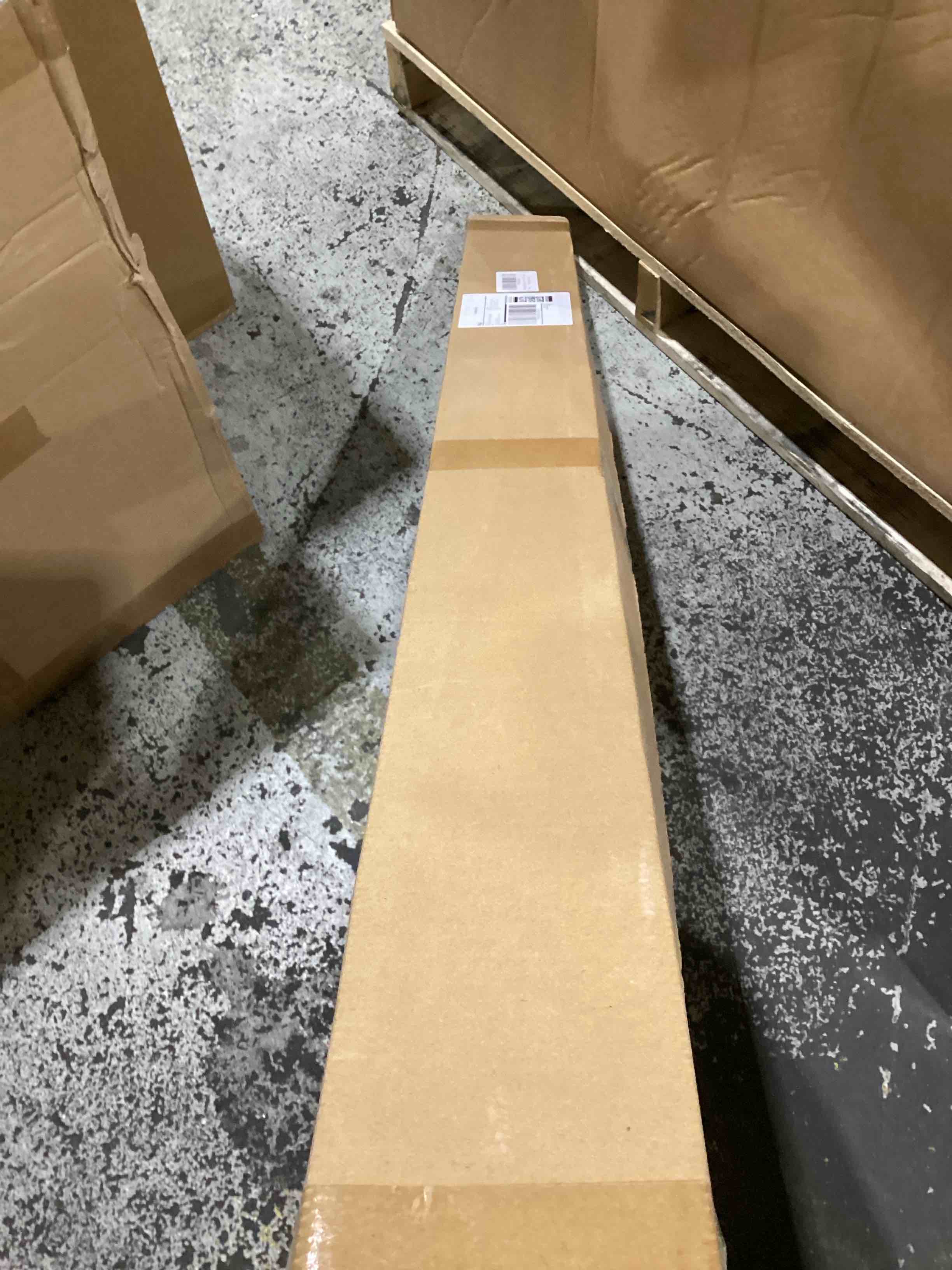 https://s3.amazonaws.com/lotting-images-prod/bidfta/TEA1877377_1752676737215.jpeg
