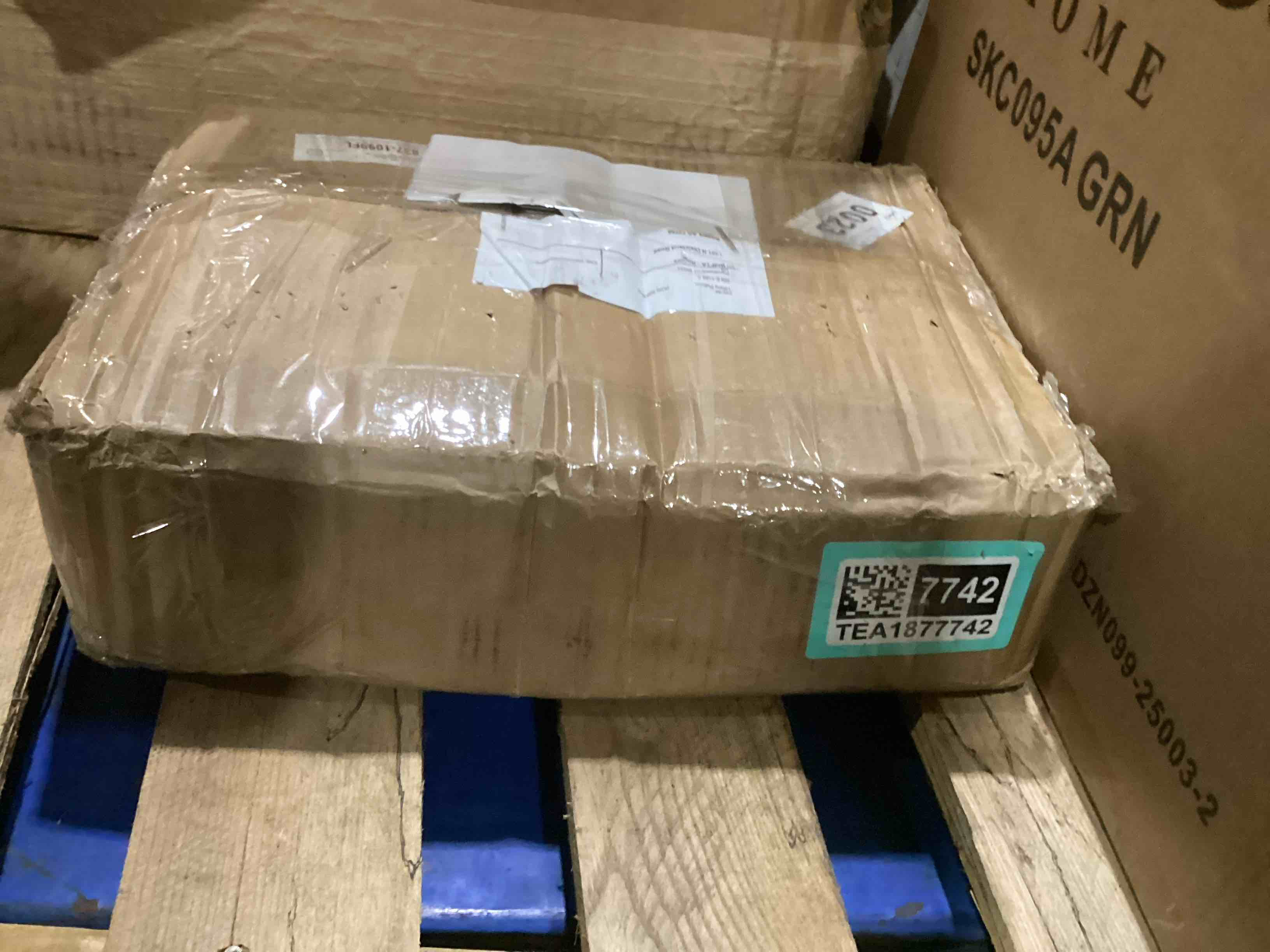 https://s3.amazonaws.com/lotting-images-prod/bidfta/TEA1877742_1753118938027.jpeg