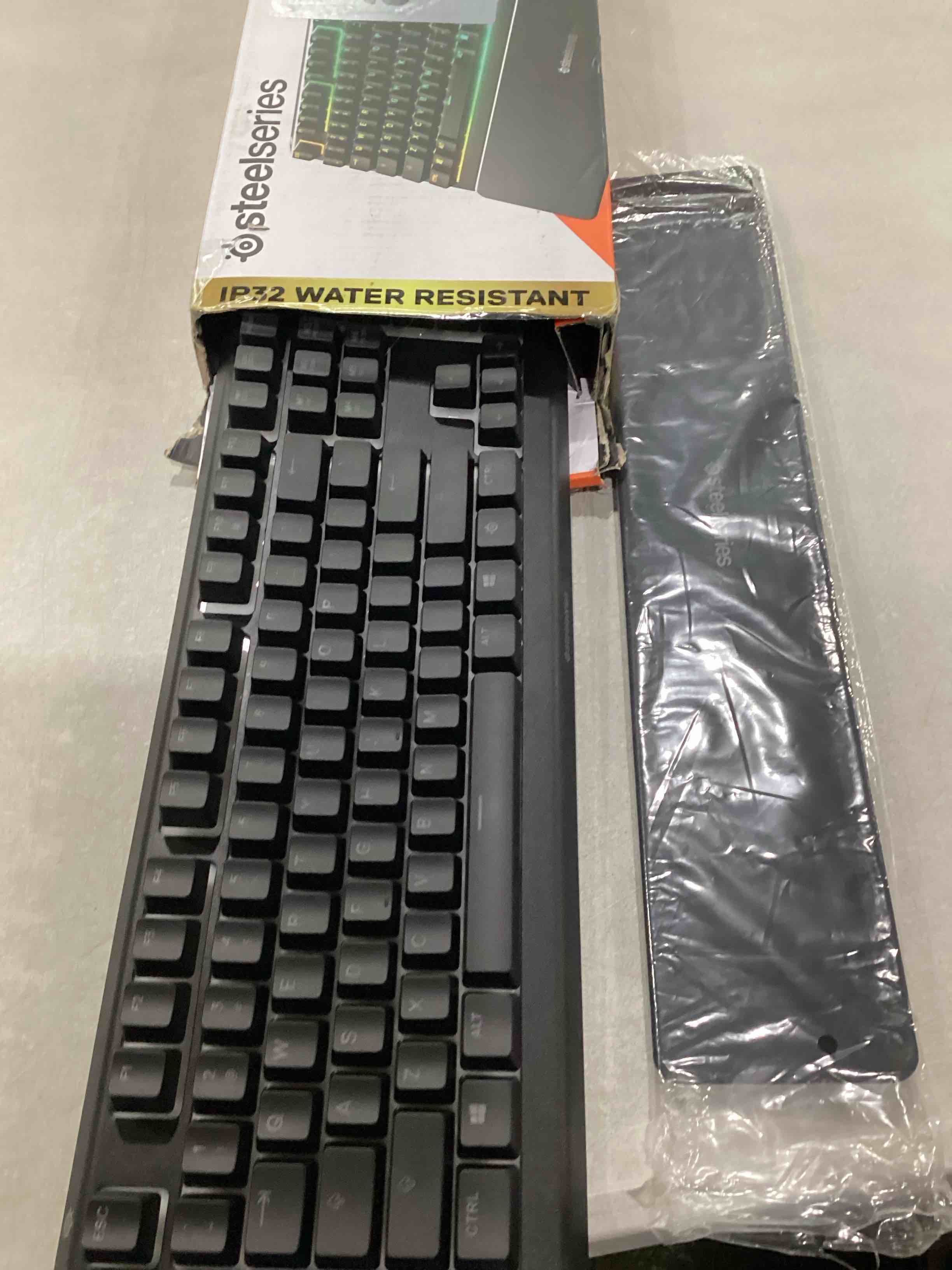 https://s3.amazonaws.com/lotting-images-prod/bidfta/TEA1878174_1753288108732.jpeg