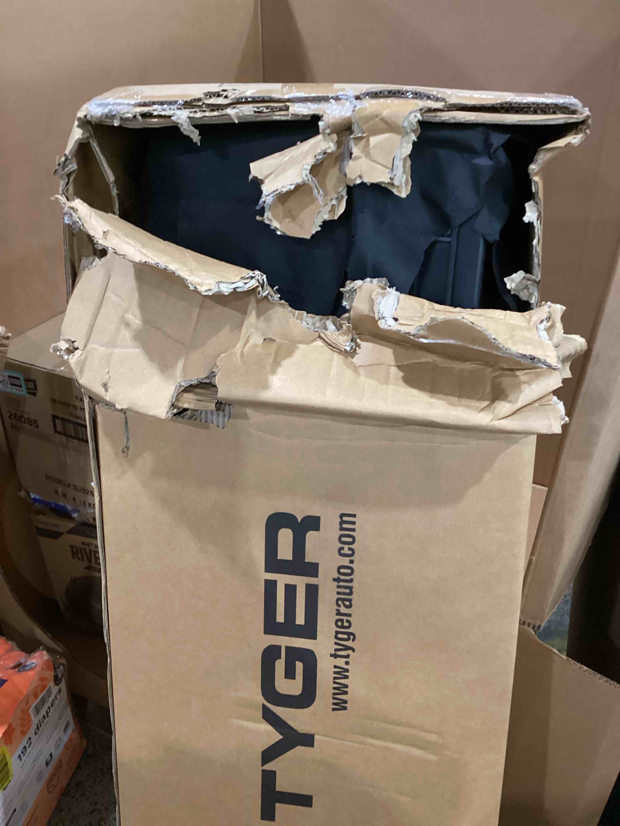 https://s3.amazonaws.com/lotting-images-prod/bidfta/TEA1878510_1753373995098.jpeg