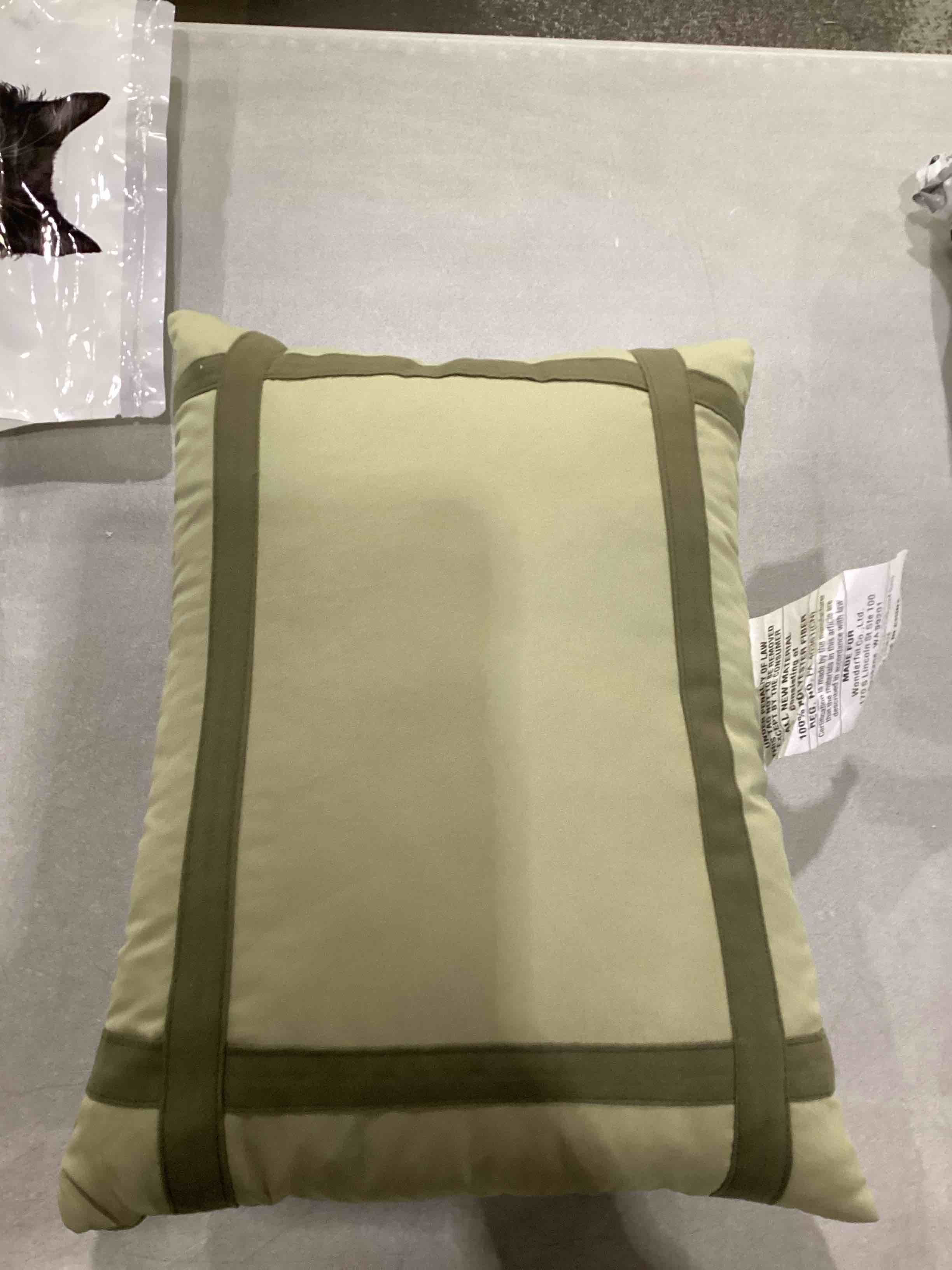https://s3.amazonaws.com/lotting-images-prod/bidfta/TEA1878594_1753469098253.jpeg