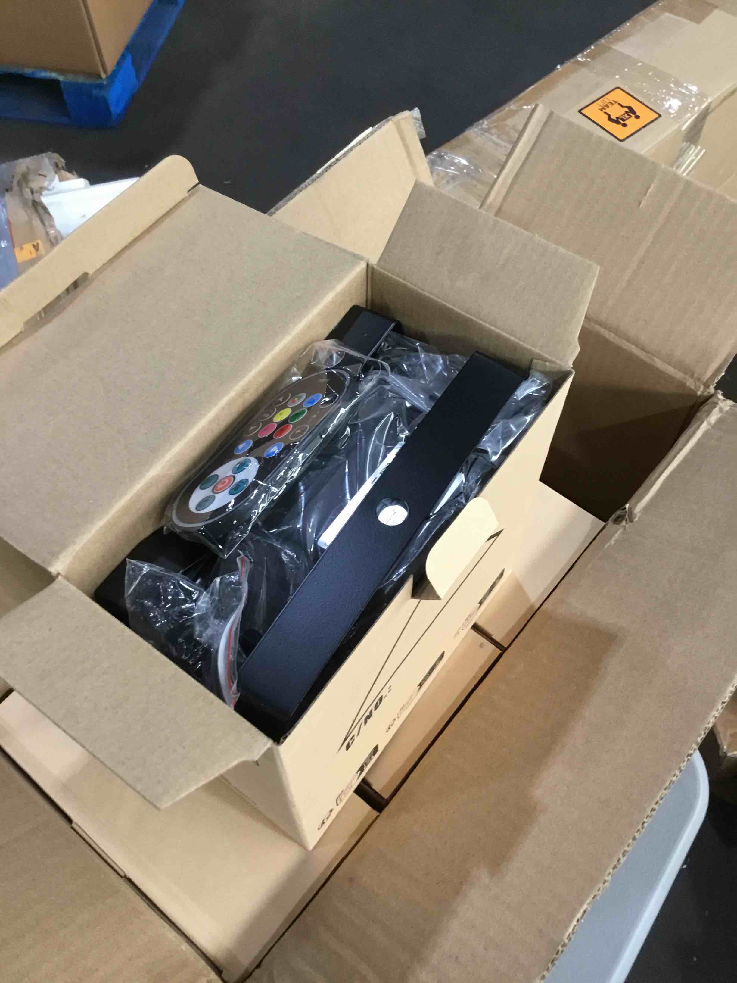 https://s3.amazonaws.com/lotting-images-prod/bidfta/TEA1879876_1745263404832.jpeg