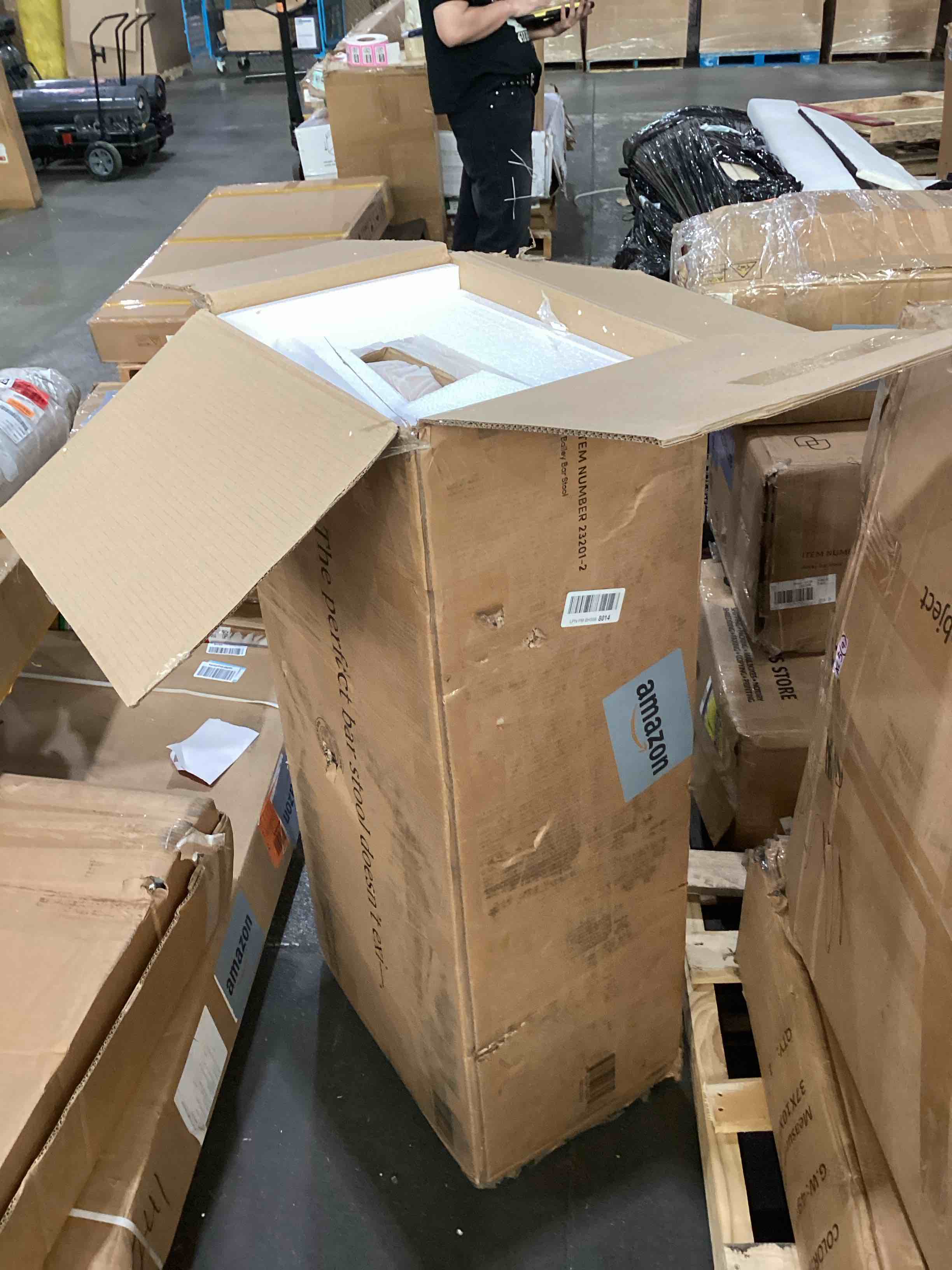 https://s3.amazonaws.com/lotting-images-prod/bidfta/TEA1879988_1745430156216.jpeg