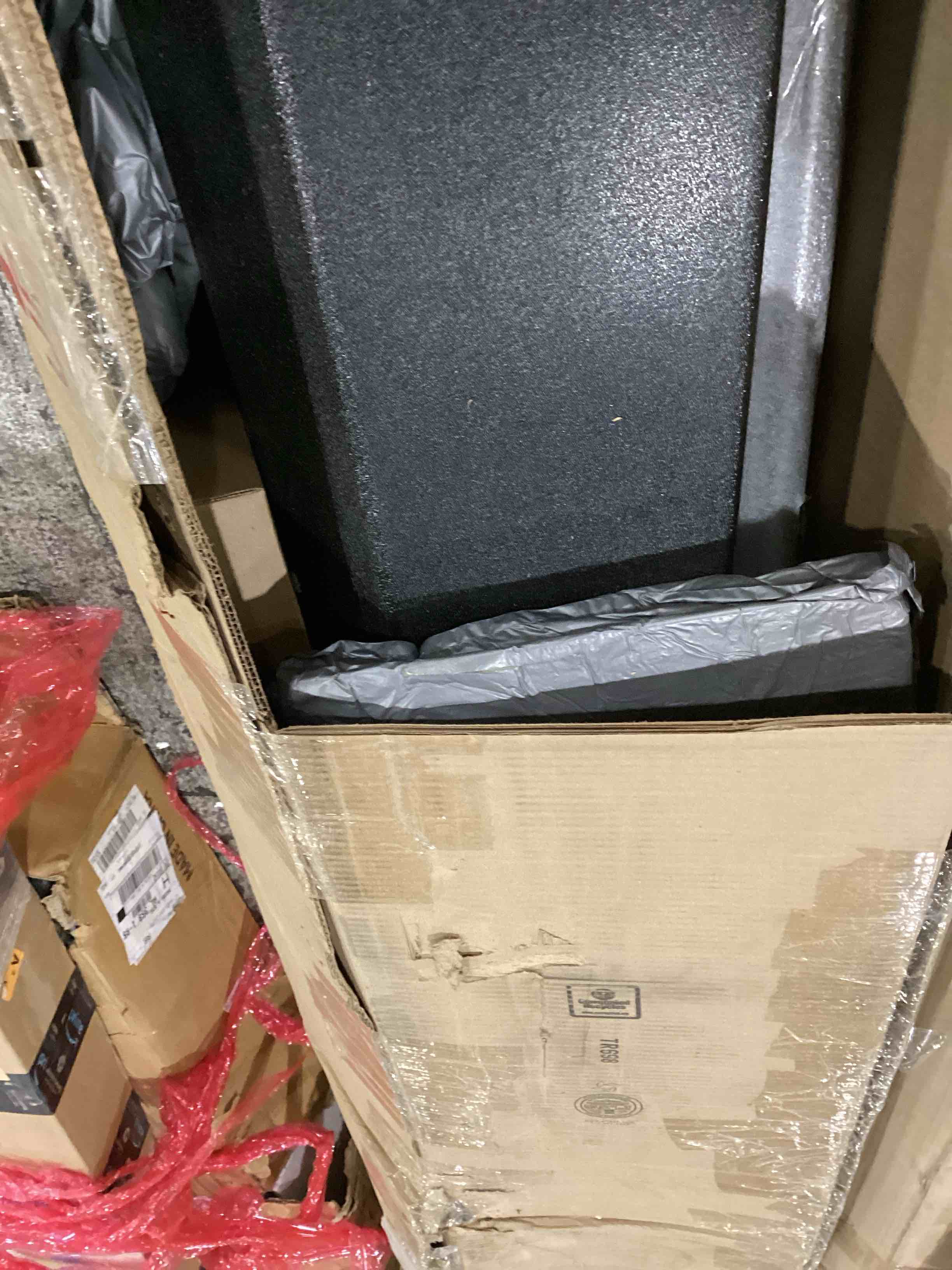 https://s3.amazonaws.com/lotting-images-prod/bidfta/TEA1880104_1745599442285.jpeg