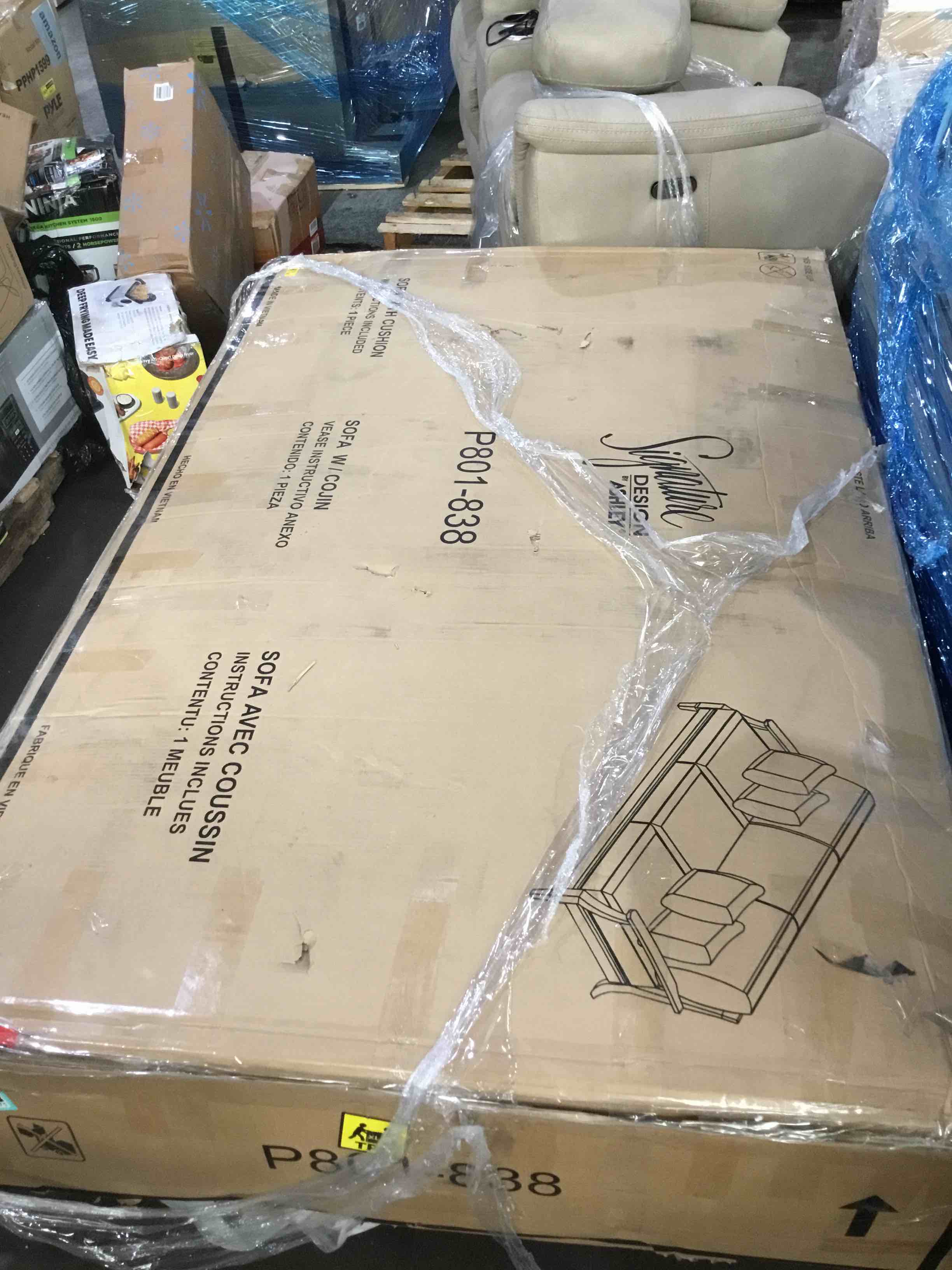 https://s3.amazonaws.com/lotting-images-prod/bidfta/TEA1880371_1746125656629.jpeg