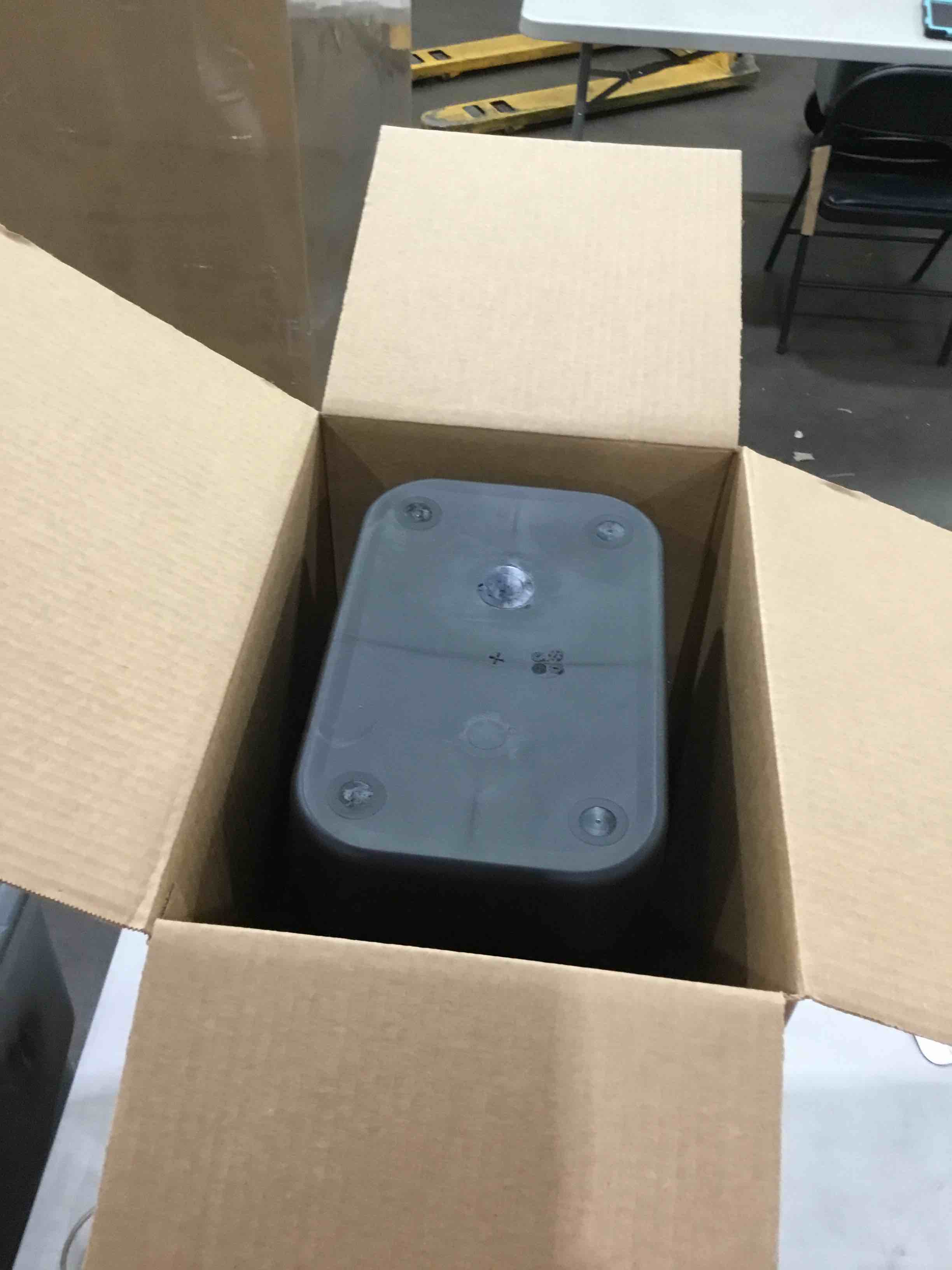 https://s3.amazonaws.com/lotting-images-prod/bidfta/TEA1880441_1746463450190.jpeg