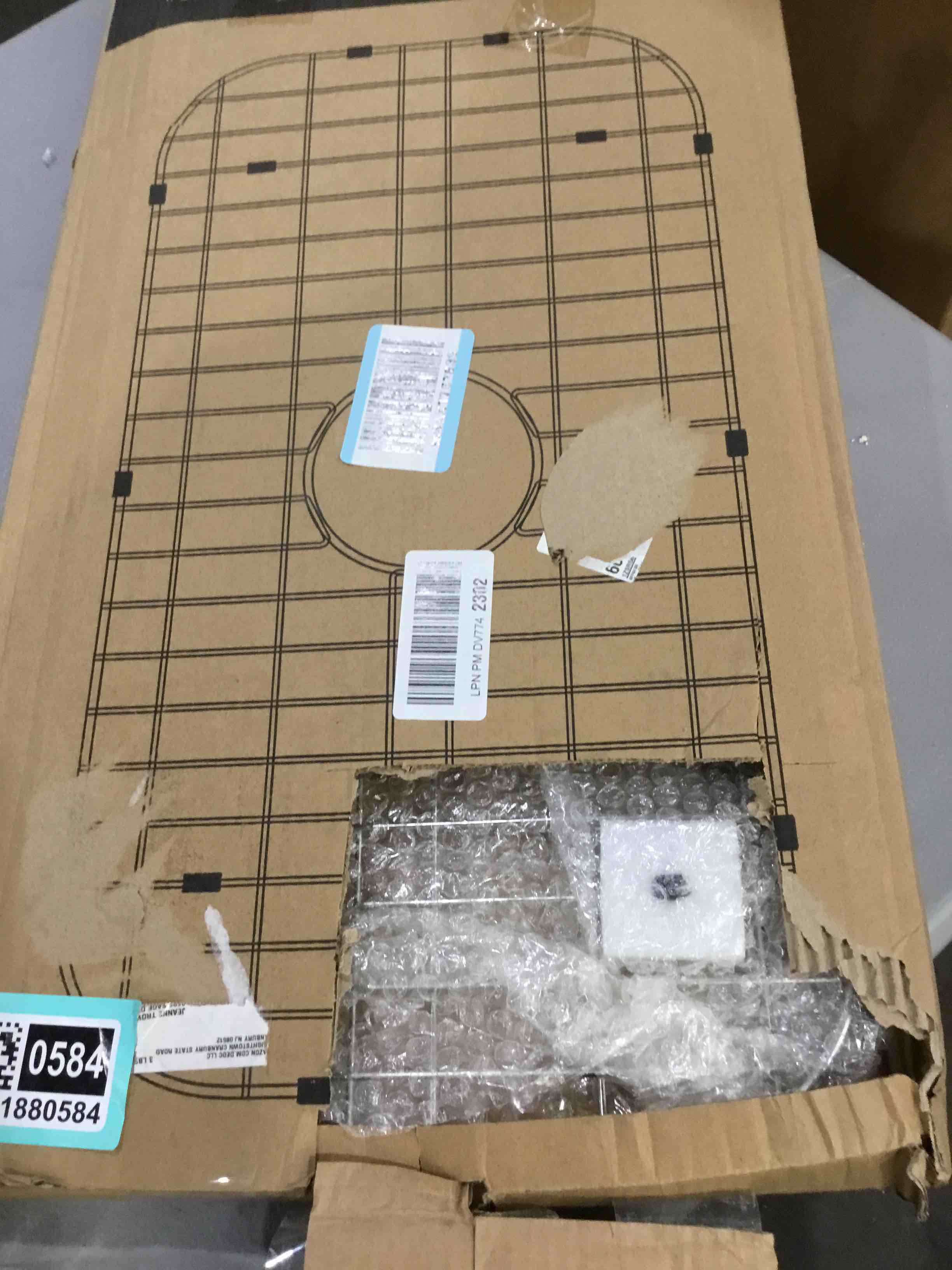 https://s3.amazonaws.com/lotting-images-prod/bidfta/TEA1880584_1746632283598.jpeg