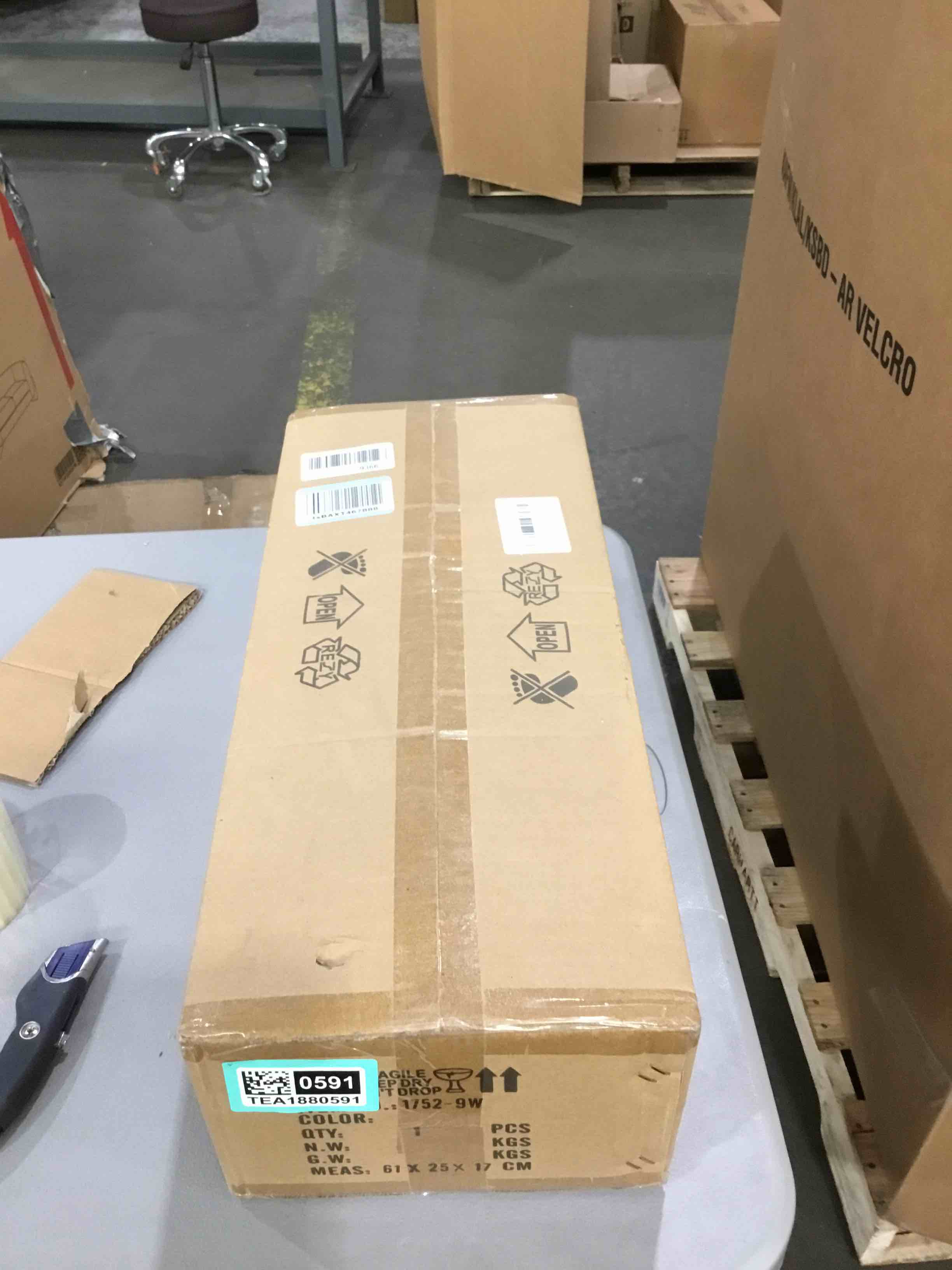 https://s3.amazonaws.com/lotting-images-prod/bidfta/TEA1880591_1746634655234.jpeg