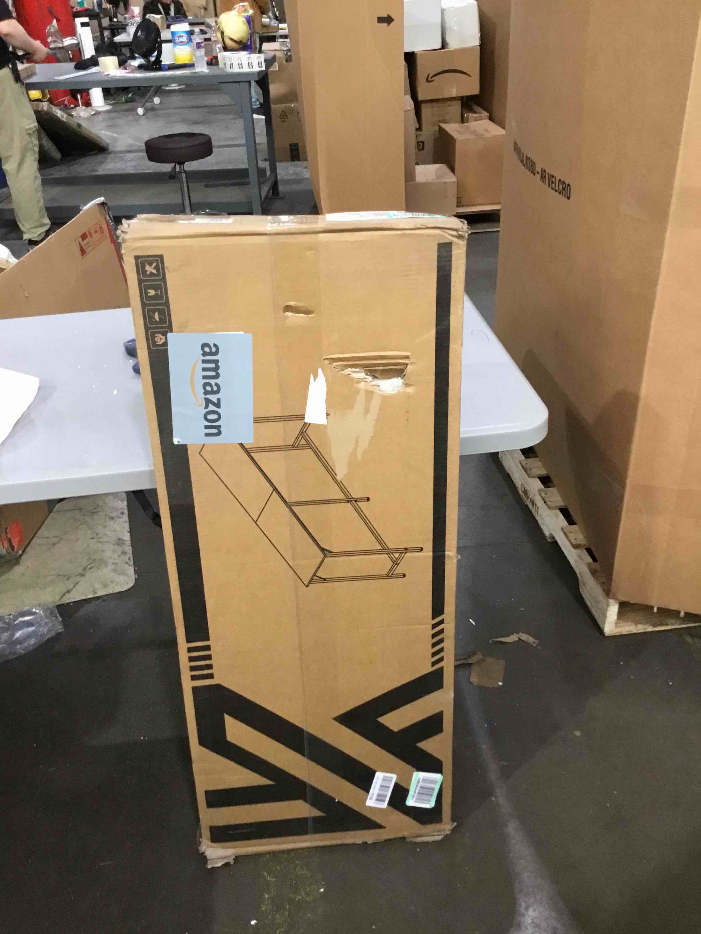 https://s3.amazonaws.com/lotting-images-prod/bidfta/TEA1880594_1746635117942.jpeg