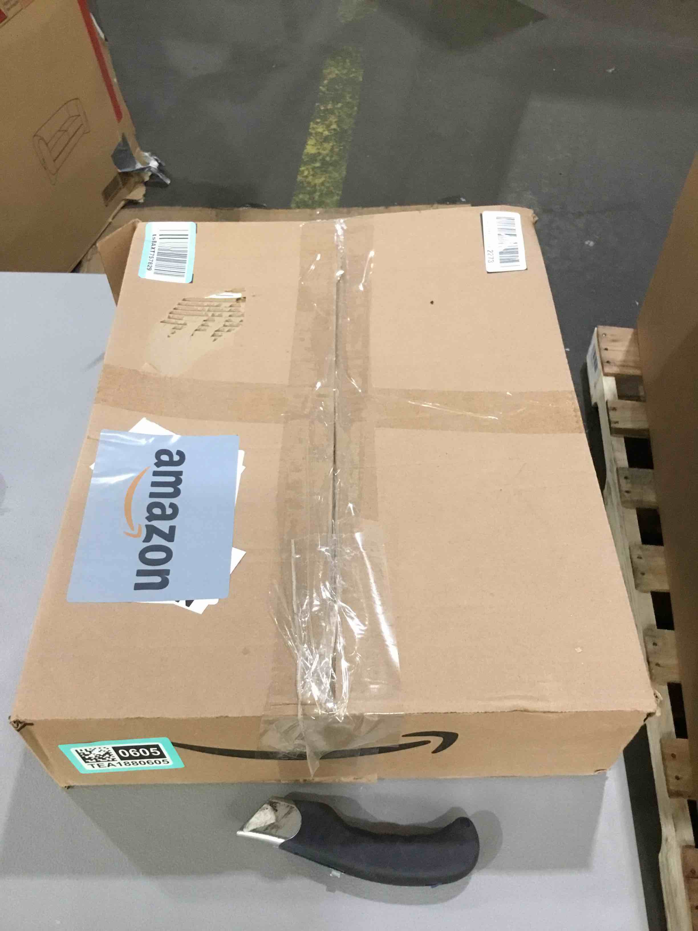 https://s3.amazonaws.com/lotting-images-prod/bidfta/TEA1880605_1746636502107.jpeg