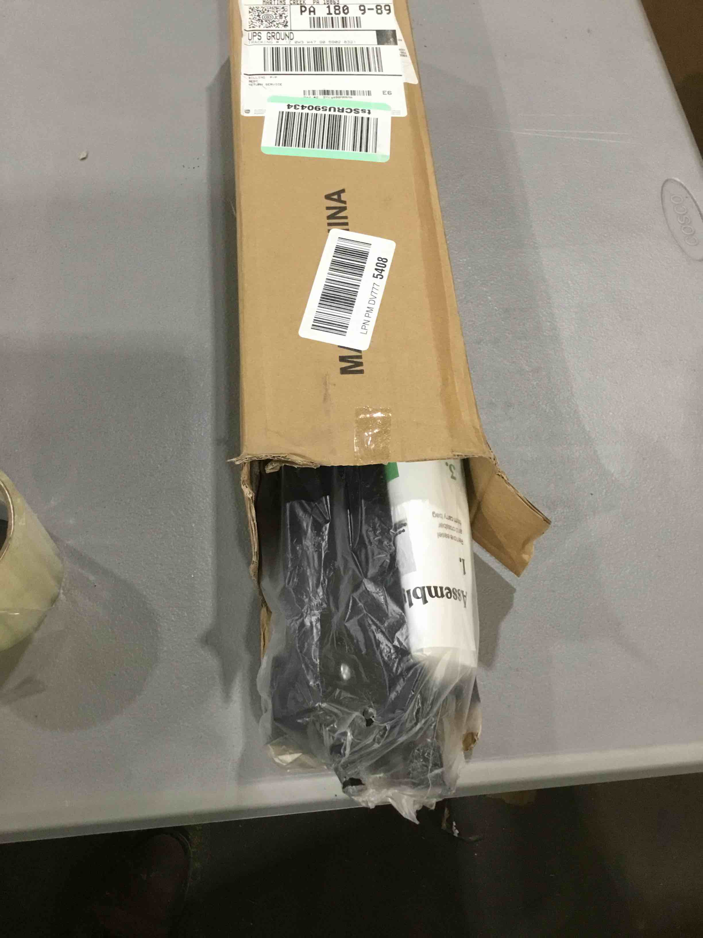 https://s3.amazonaws.com/lotting-images-prod/bidfta/TEA1880615_1746638174972.jpeg