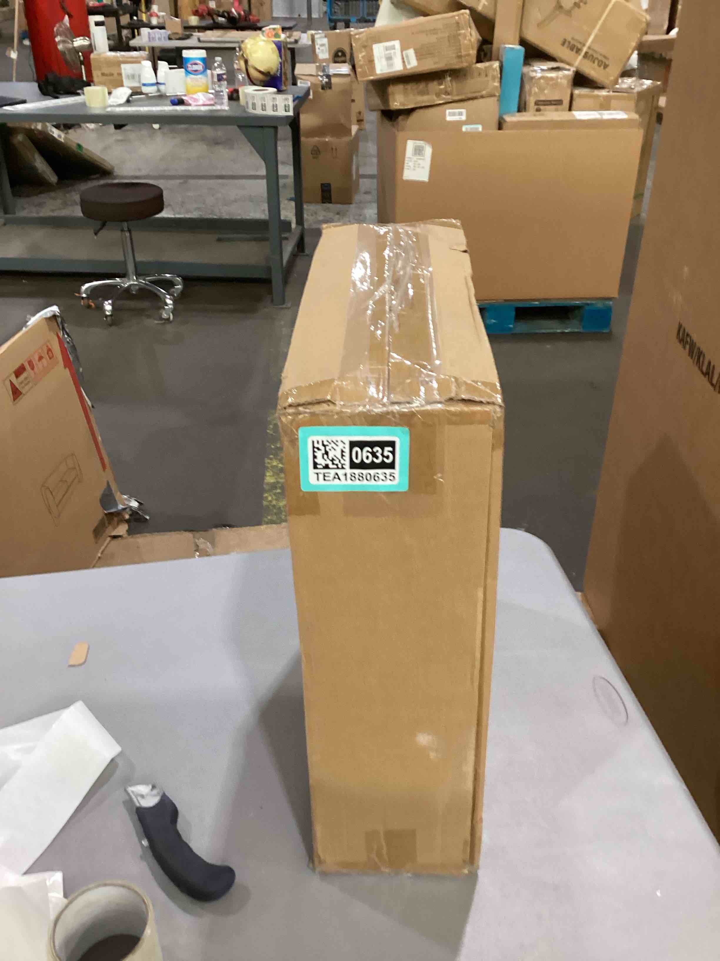 https://s3.amazonaws.com/lotting-images-prod/bidfta/TEA1880635_1746641690783.jpeg