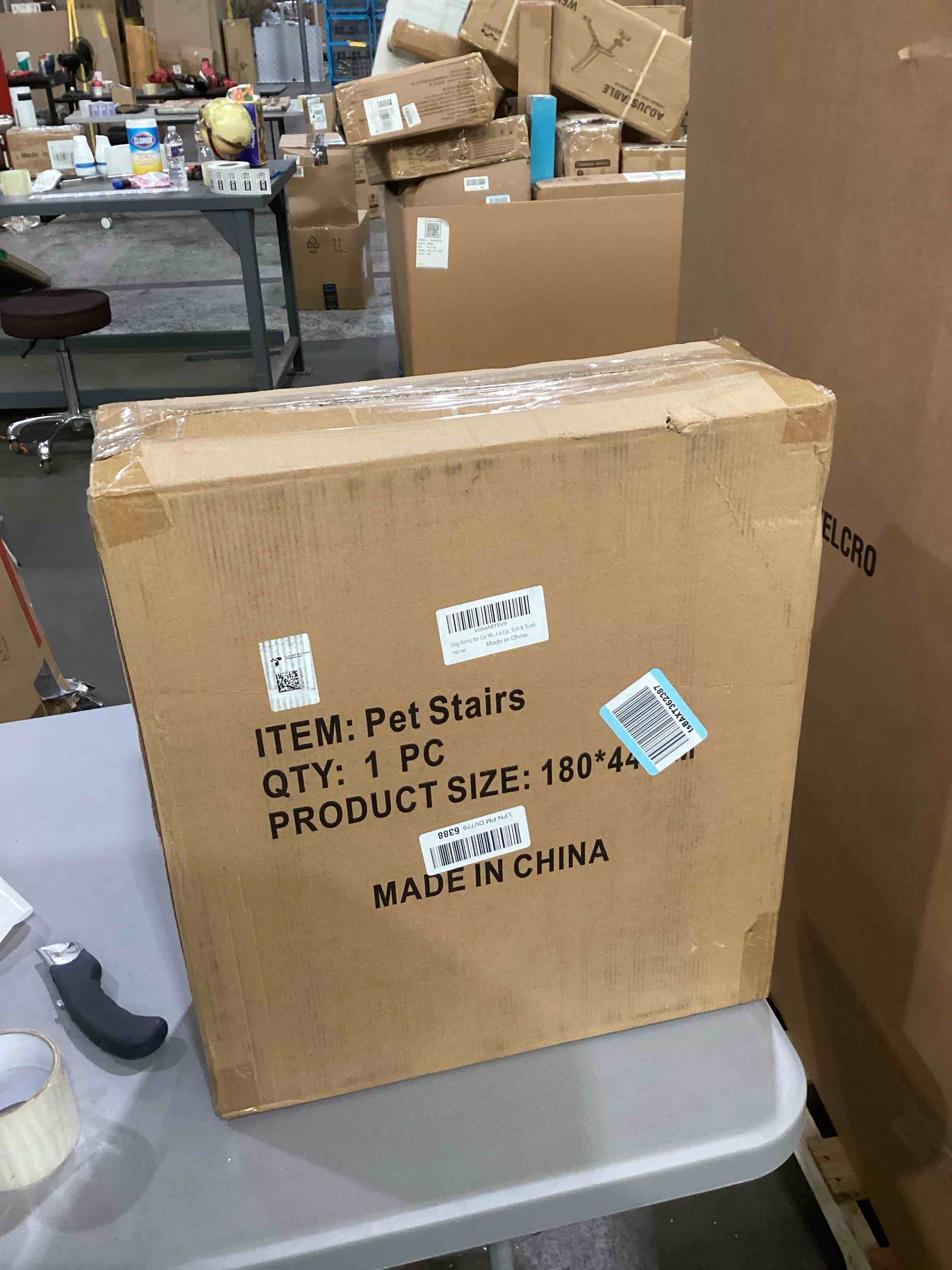 https://s3.amazonaws.com/lotting-images-prod/bidfta/TEA1880635_1746641697122.jpeg