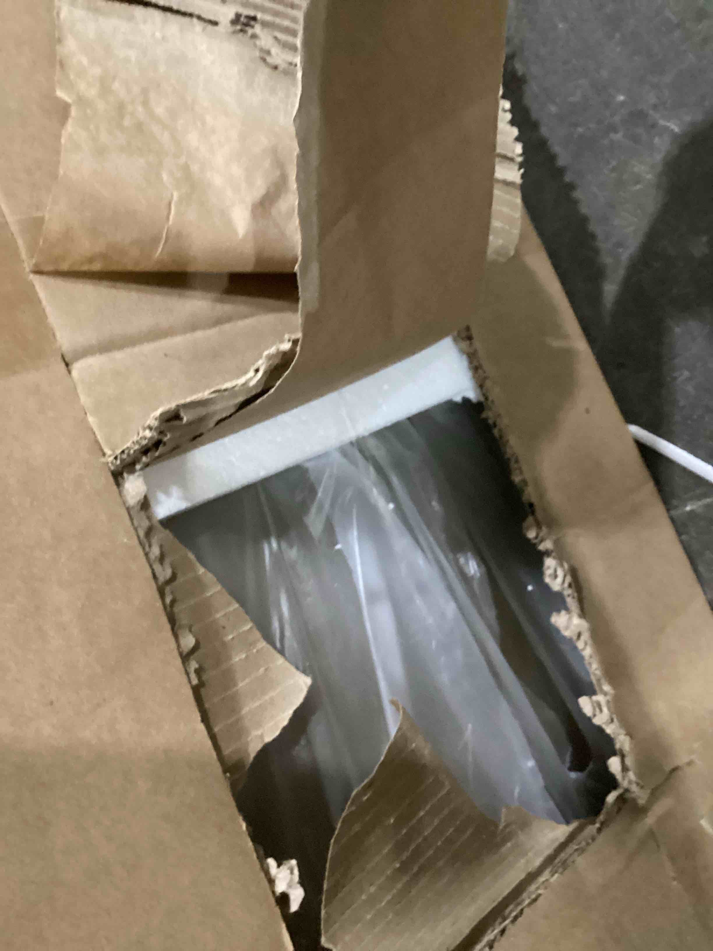 https://s3.amazonaws.com/lotting-images-prod/bidfta/TEA1880686_1746658284862.jpeg