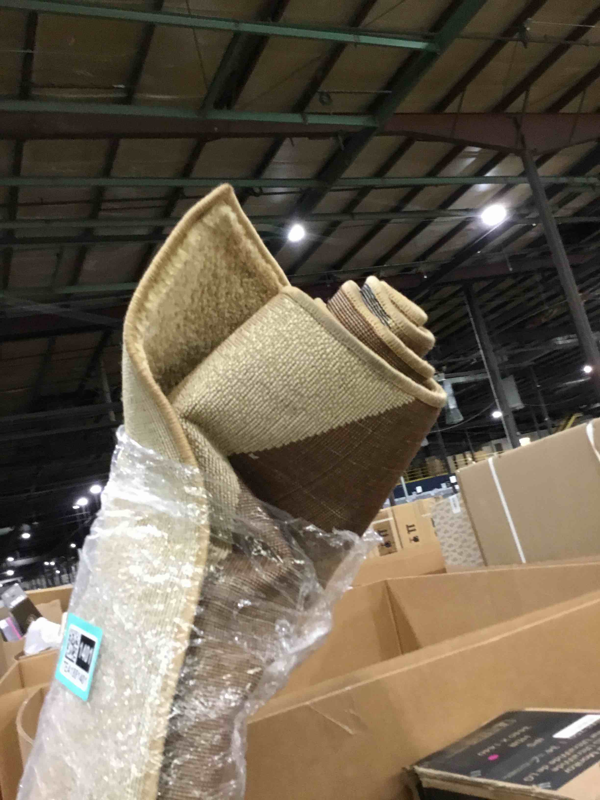 https://s3.amazonaws.com/lotting-images-prod/bidfta/TEA1881401_1749071819932.jpeg