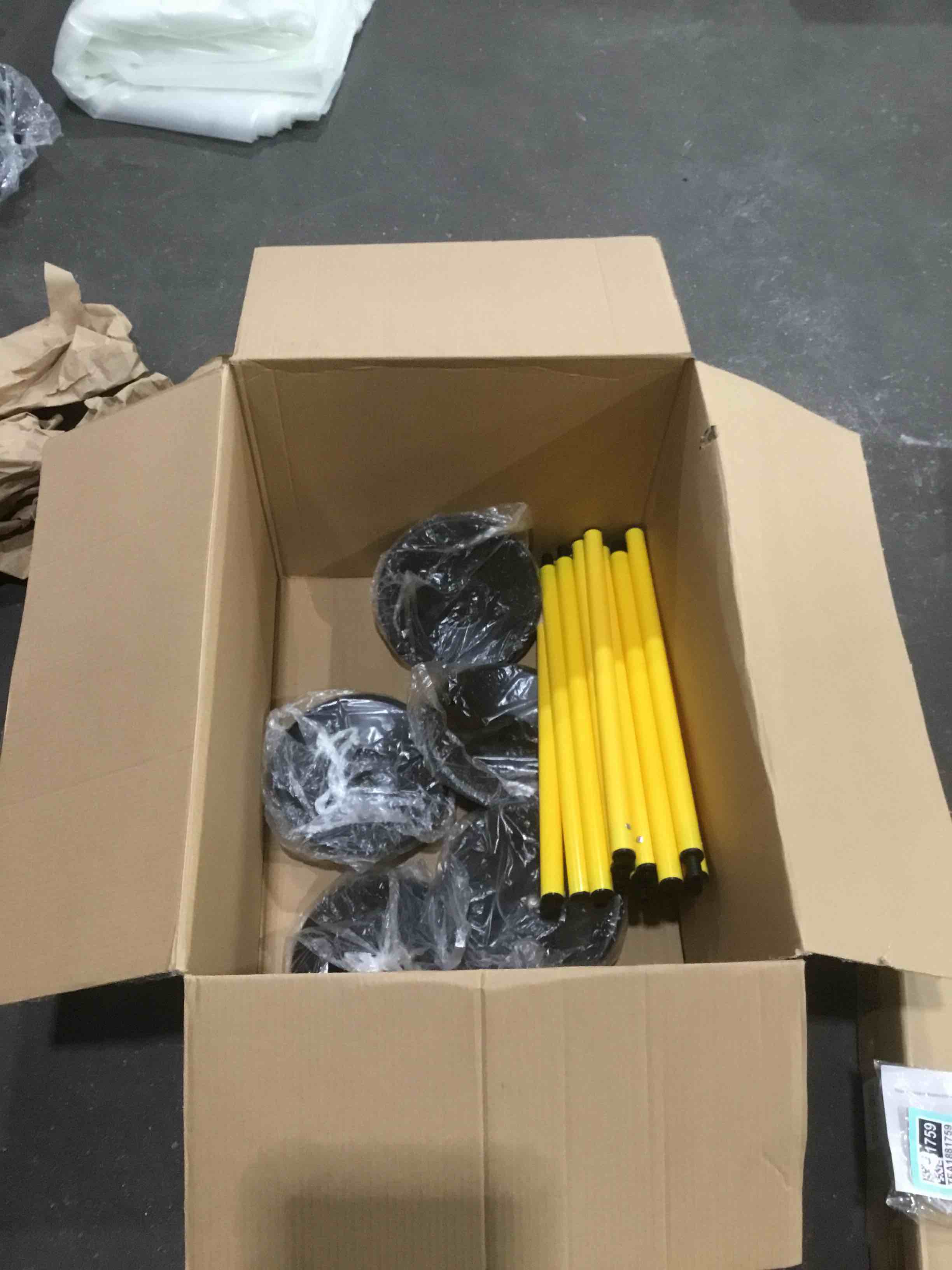 https://s3.amazonaws.com/lotting-images-prod/bidfta/TEA1881765_1749484447818.jpeg