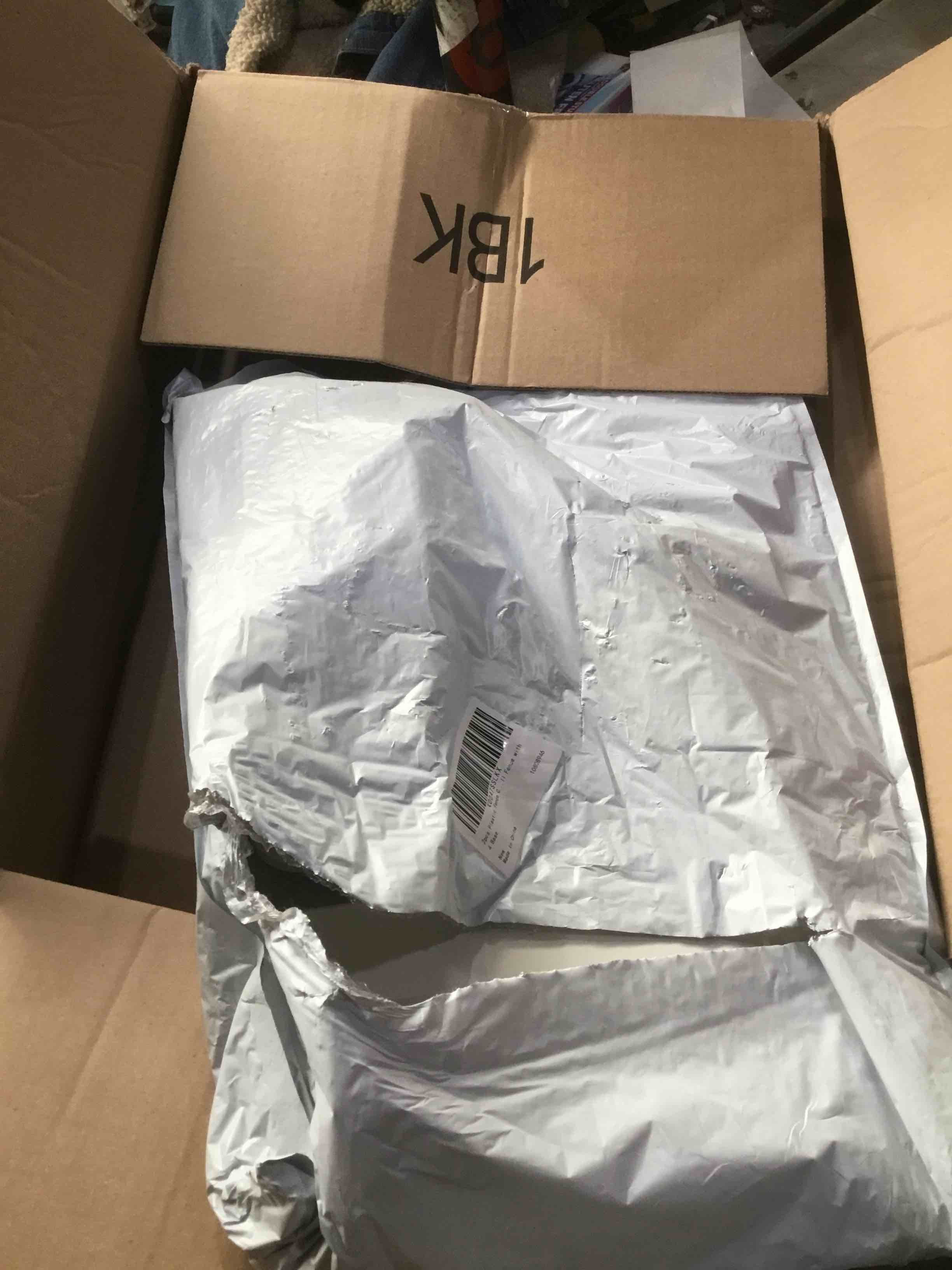 https://s3.amazonaws.com/lotting-images-prod/bidfta/TEA1881997_1749592895698.jpeg