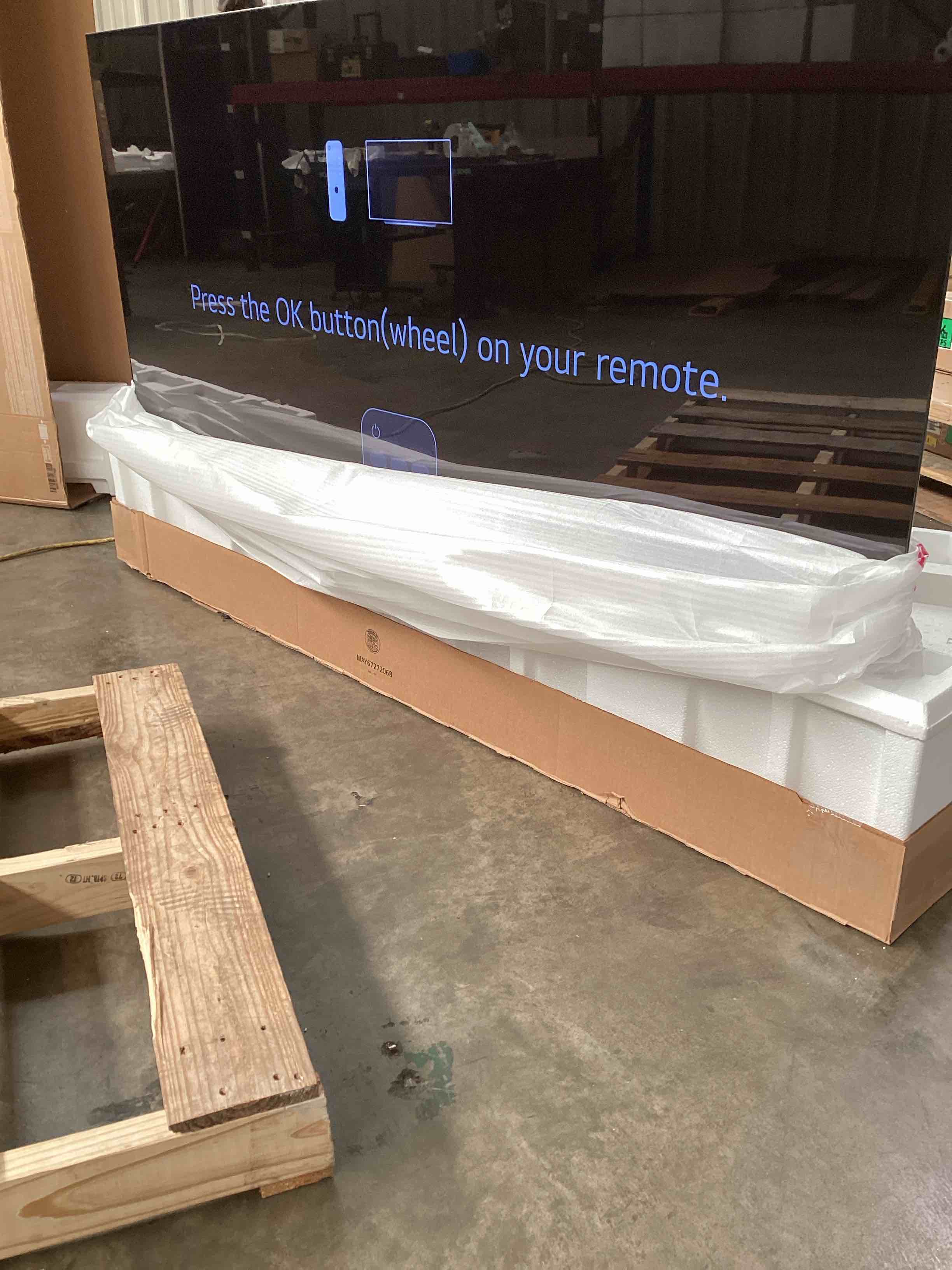 https://s3.amazonaws.com/lotting-images-prod/bidfta/TEA1882143_1741636446291.jpeg