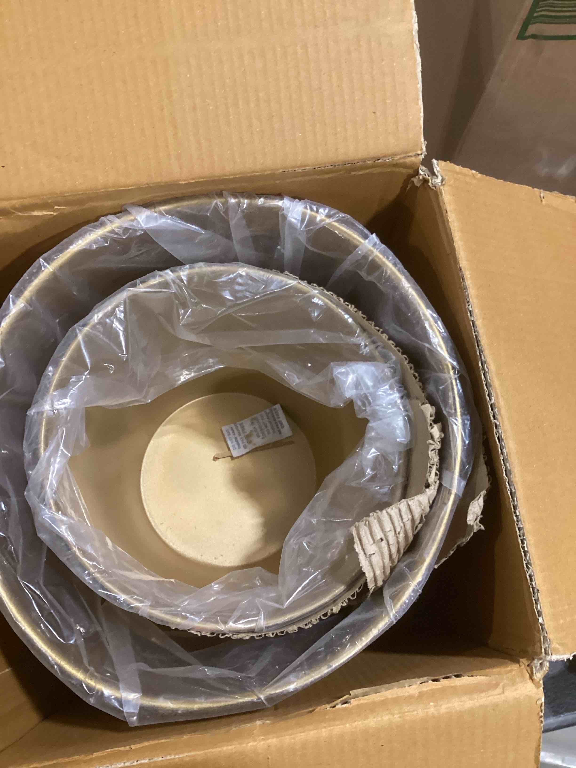 https://s3.amazonaws.com/lotting-images-prod/bidfta/TEA1888672_1741955583493.jpeg