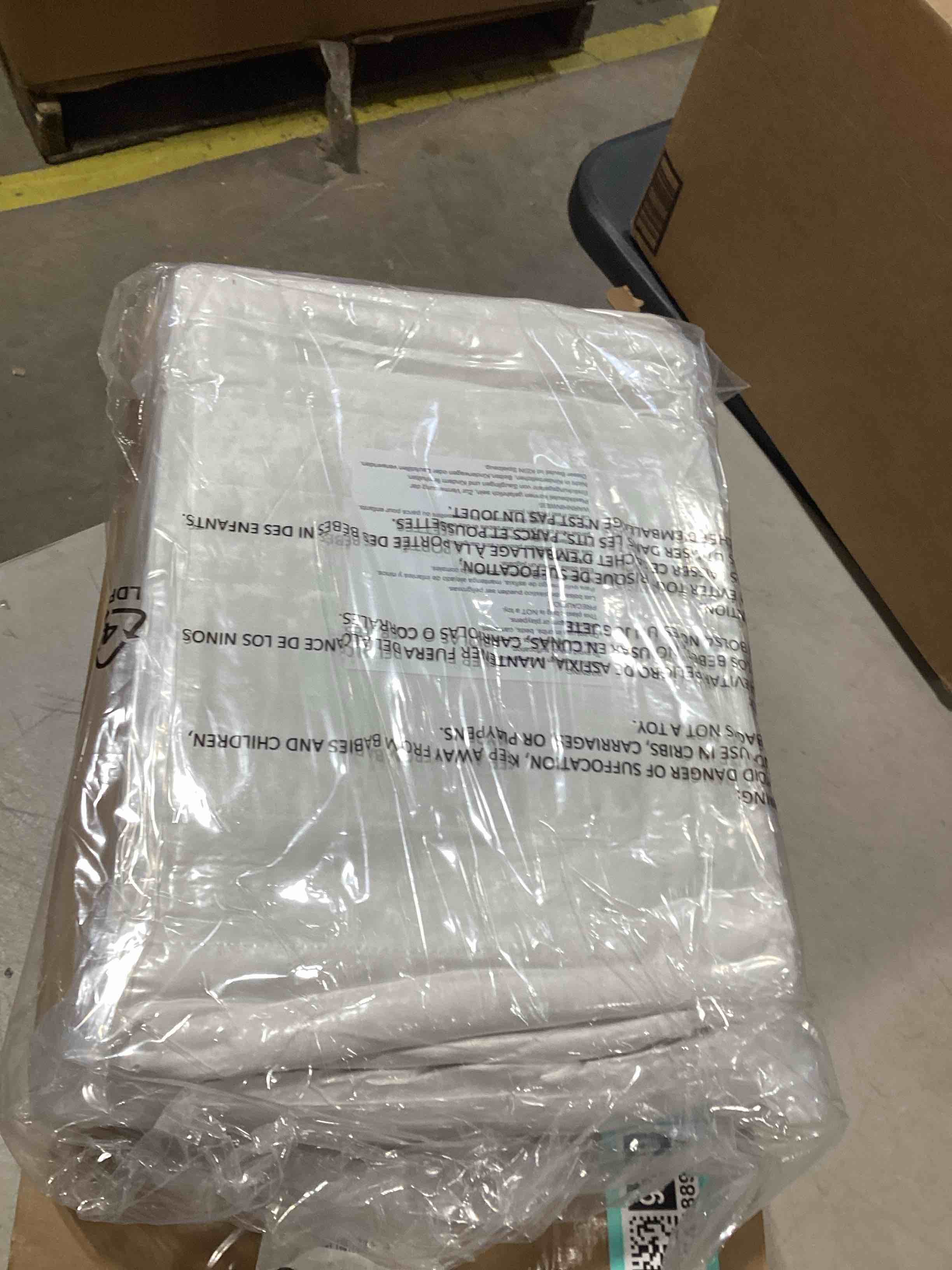 https://s3.amazonaws.com/lotting-images-prod/bidfta/TEA1889230_1742493759534.jpeg