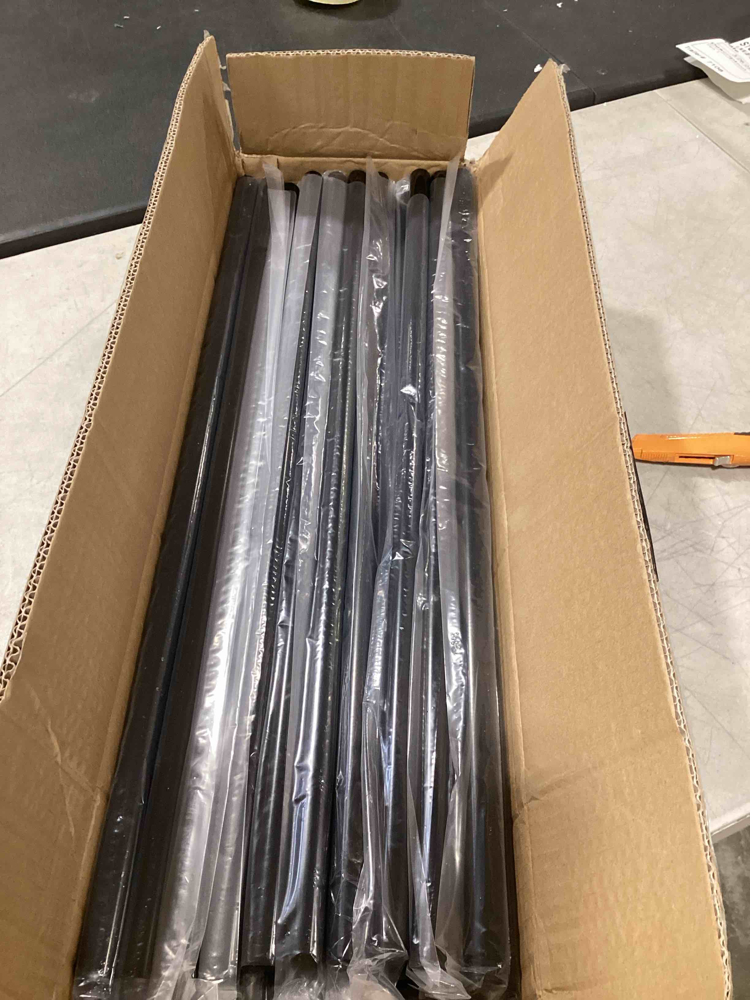 https://s3.amazonaws.com/lotting-images-prod/bidfta/TEA1890702_1743428266969.jpeg