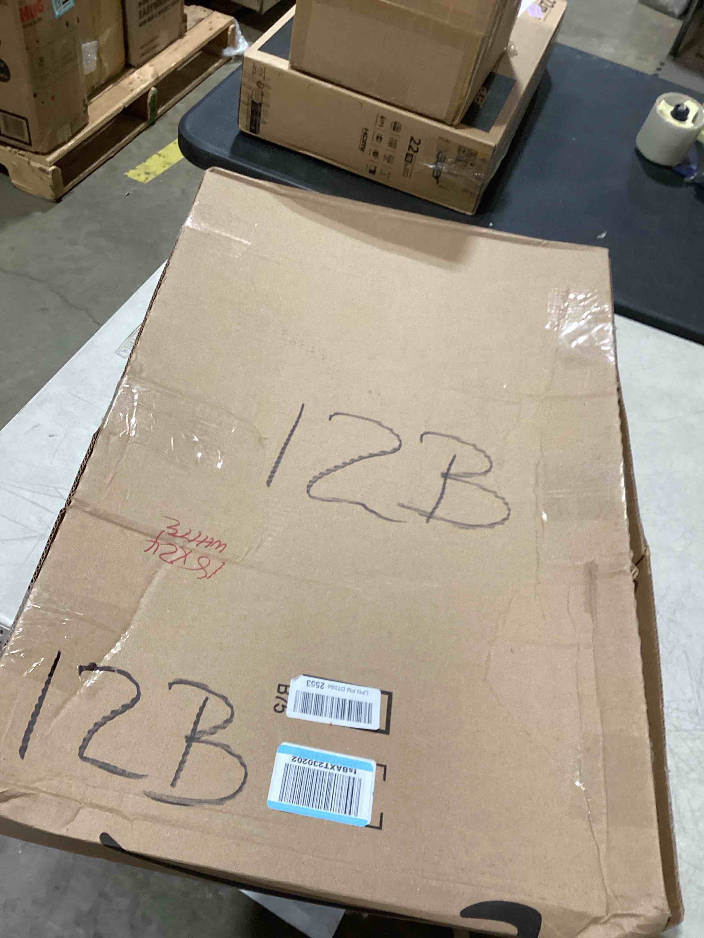 https://s3.amazonaws.com/lotting-images-prod/bidfta/TEA1890989_1743608147843.jpeg
